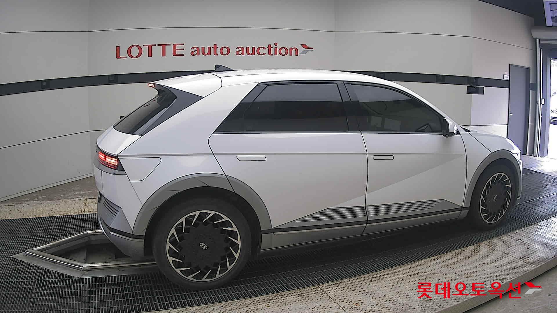 2023 - hyundai ioniq