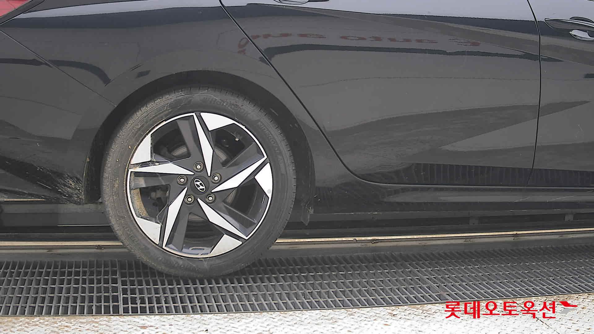 2021 - hyundai avante
