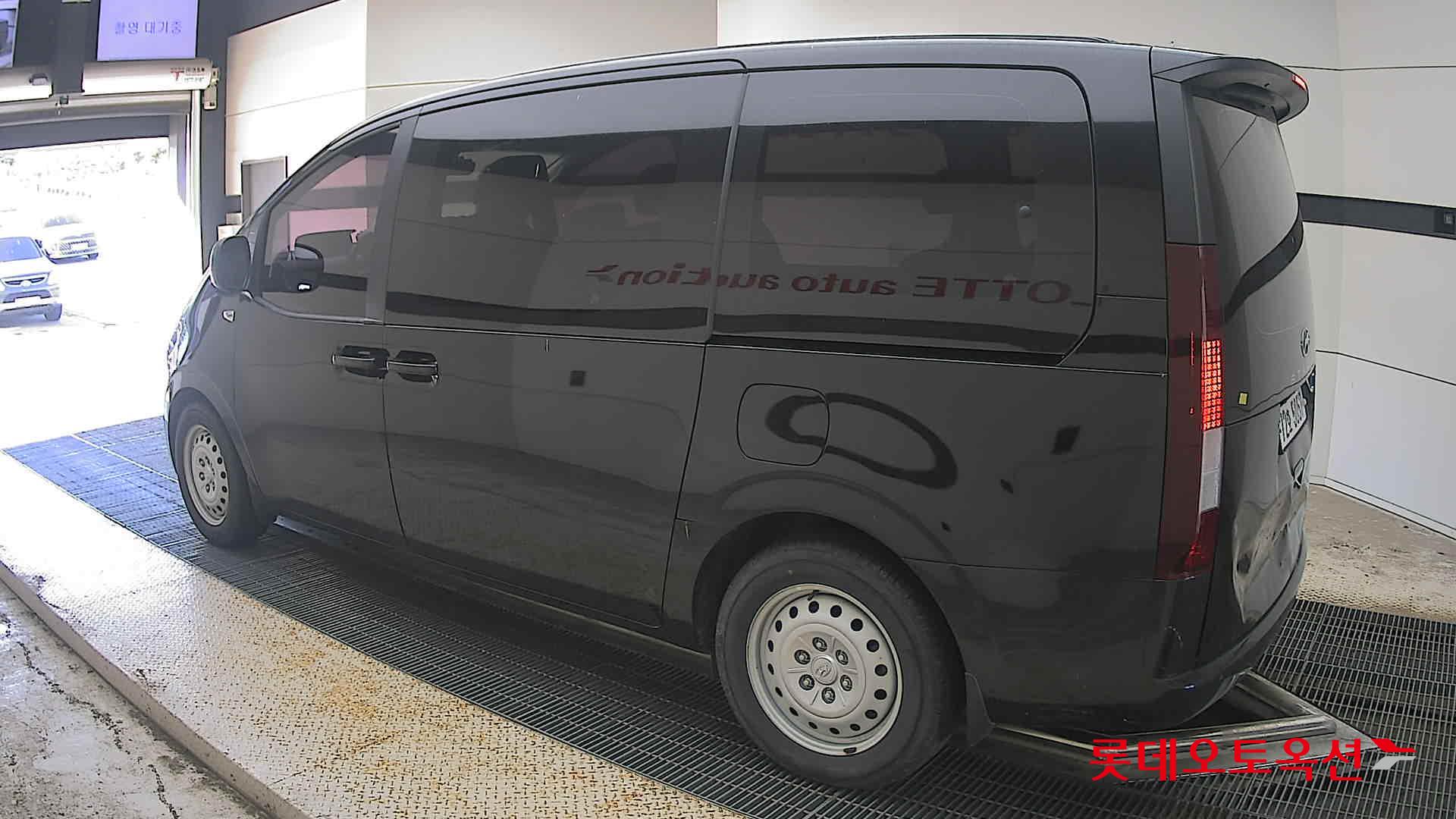 2022 - hyundai staria