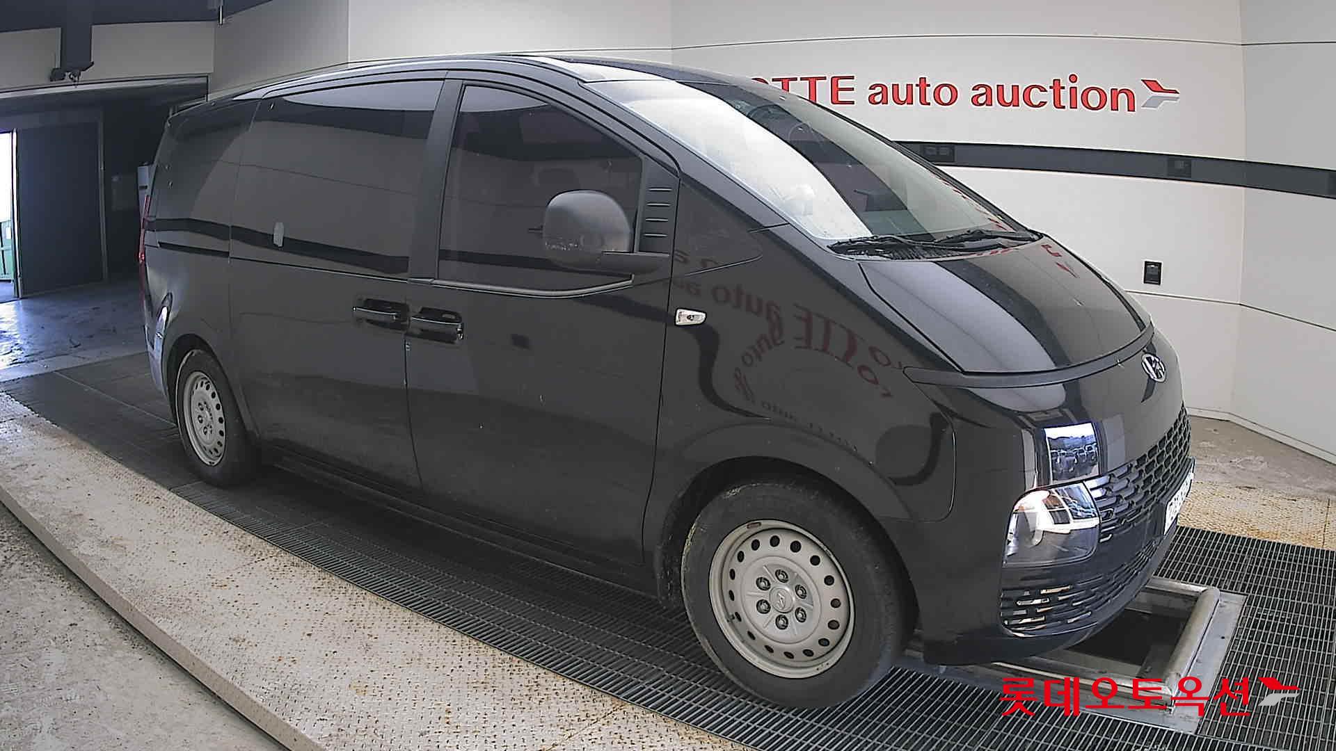 2022 - hyundai staria