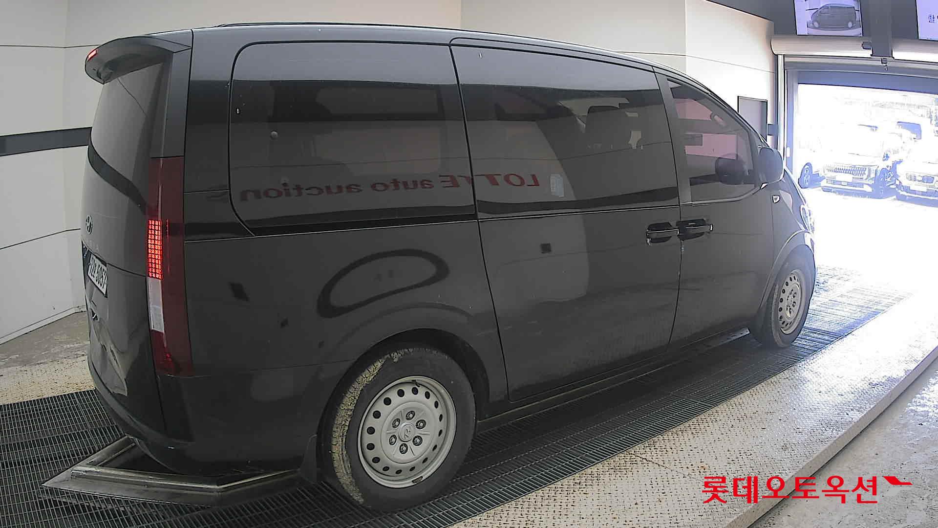 2022 - hyundai staria