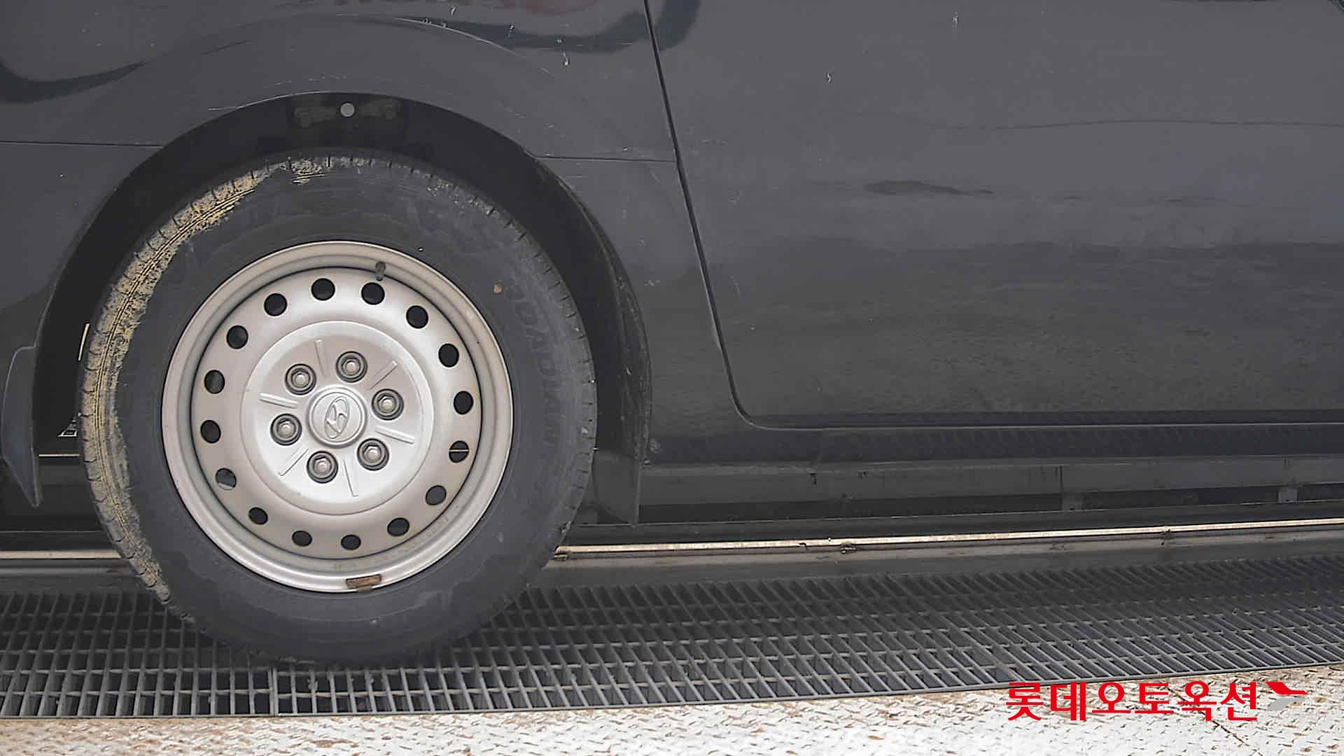 2022 - hyundai staria