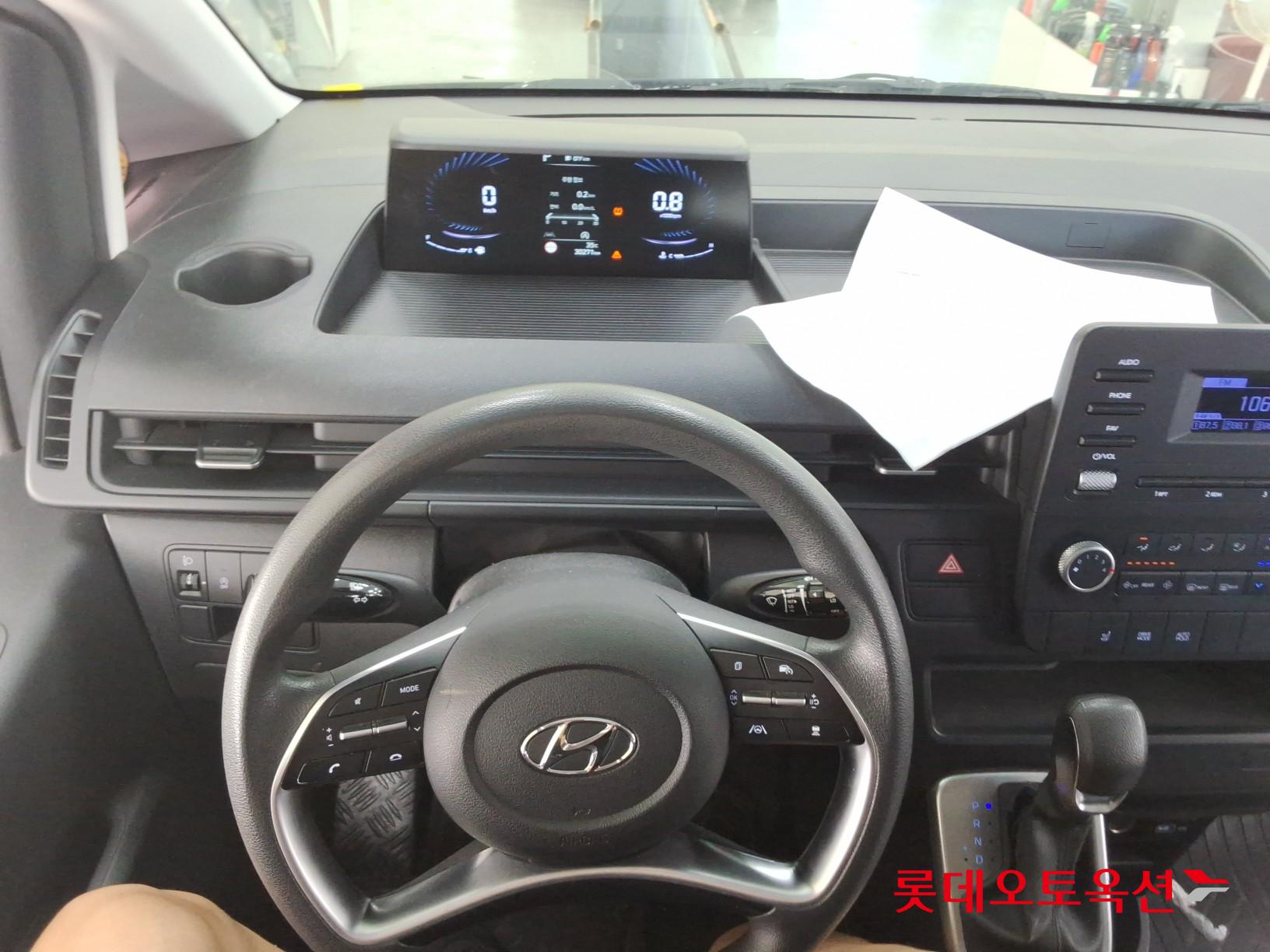 2022 - hyundai staria