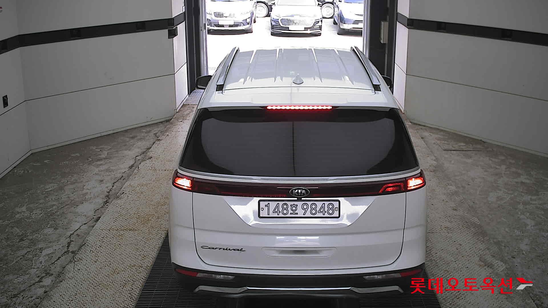 2021 - kia carnival