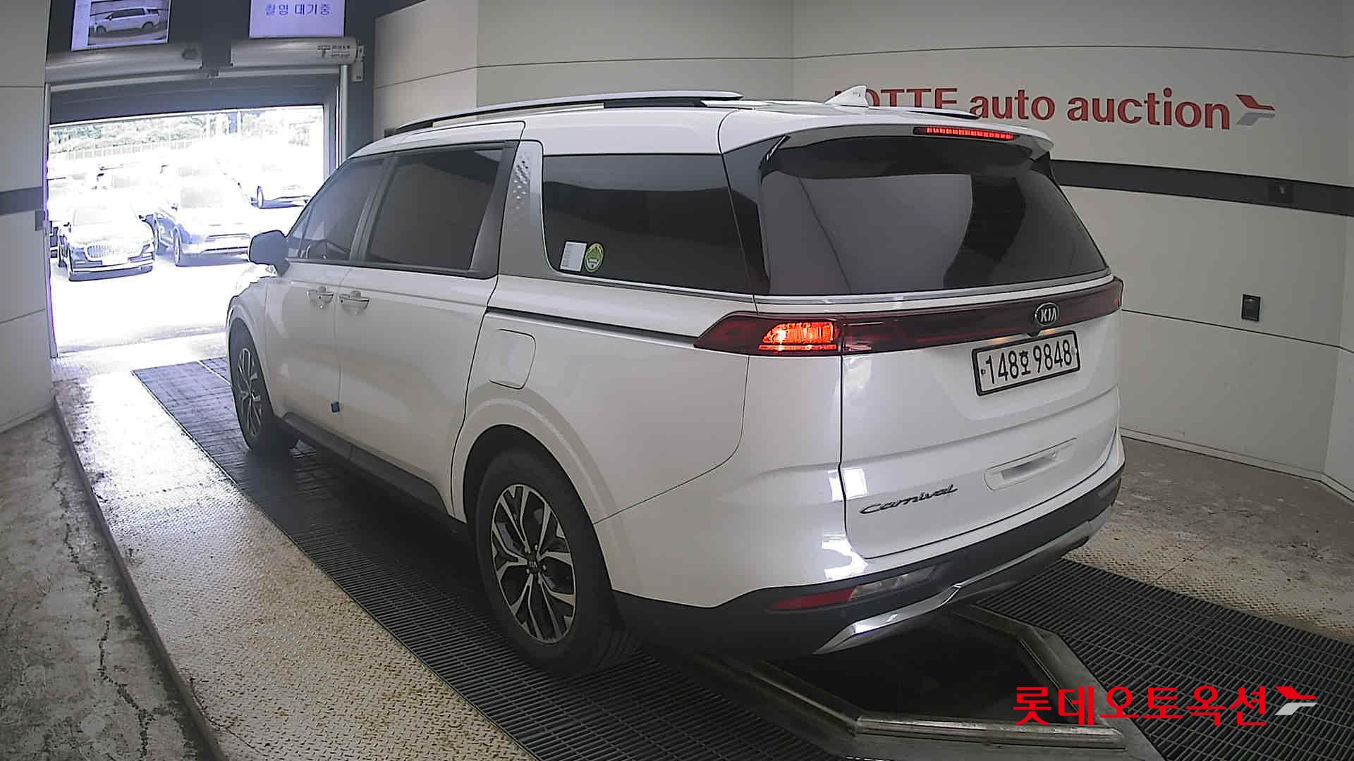 2021 - kia carnival