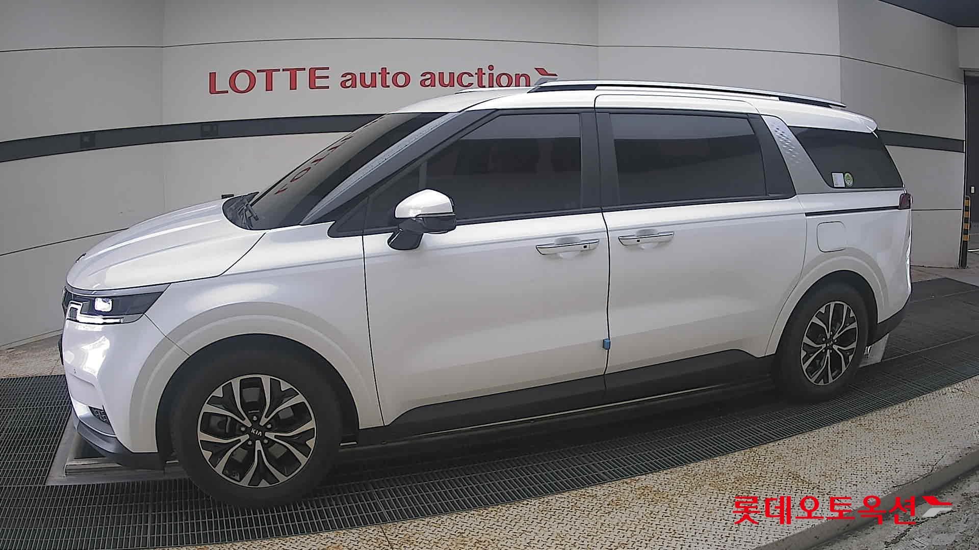2021 - kia carnival