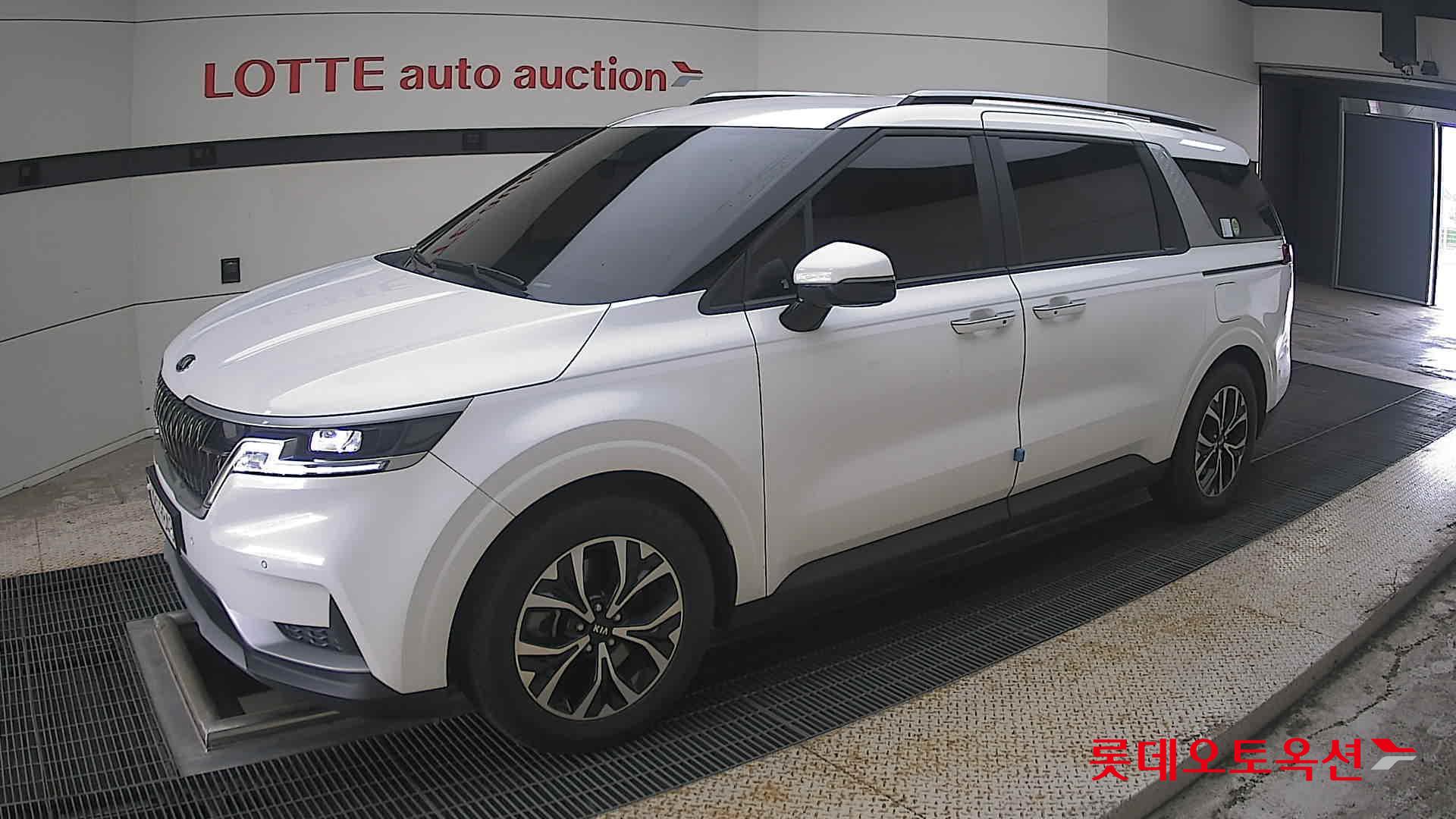 2021 - kia carnival