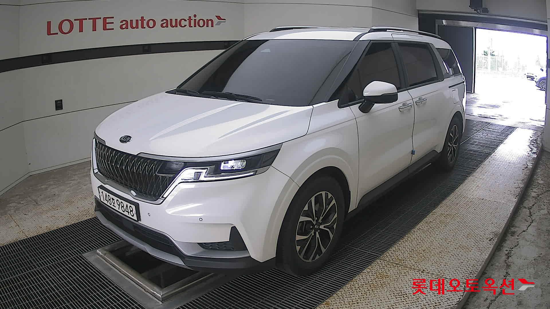2021 - kia carnival