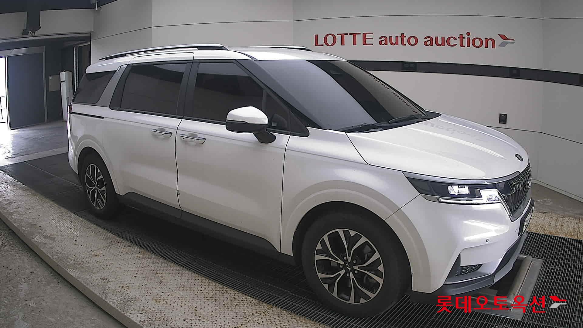 2021 - kia carnival