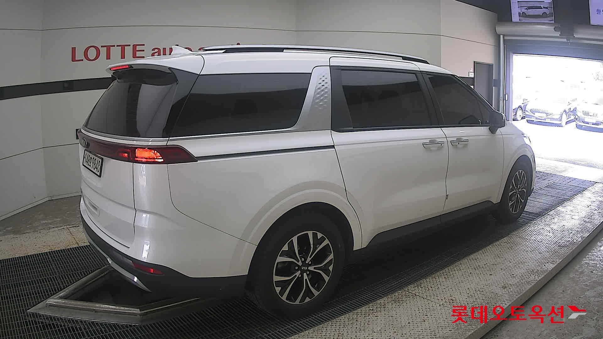 2021 - kia carnival