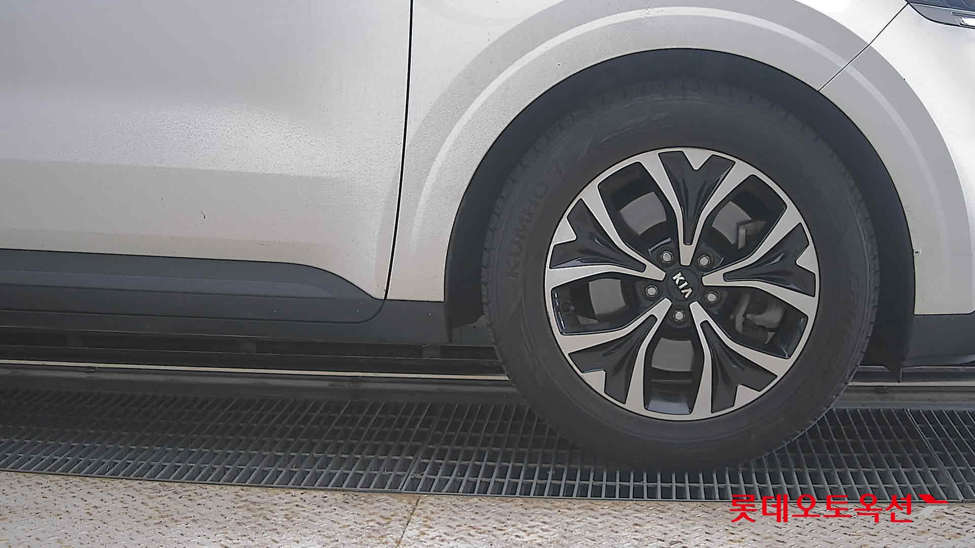 2021 - kia carnival