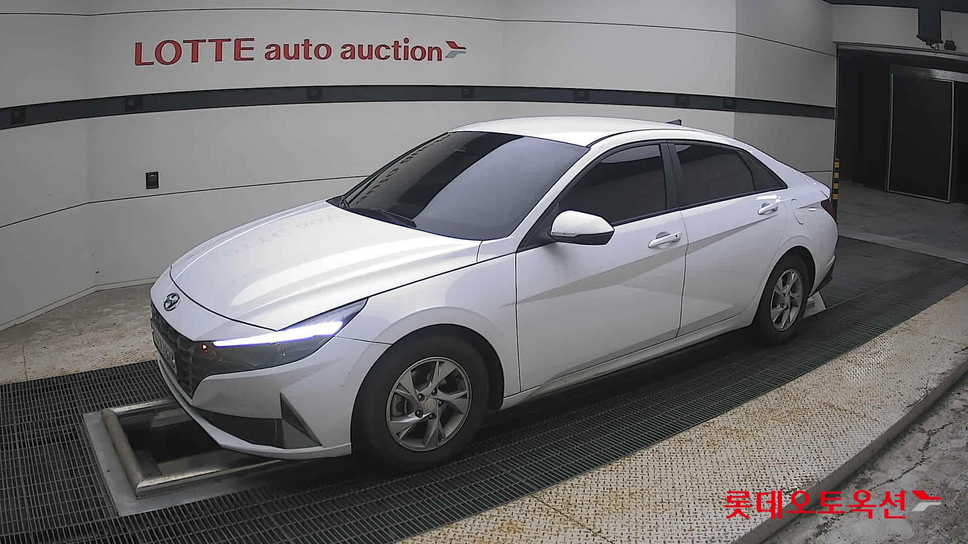 هيونداي أفانتي 2021 MODERN