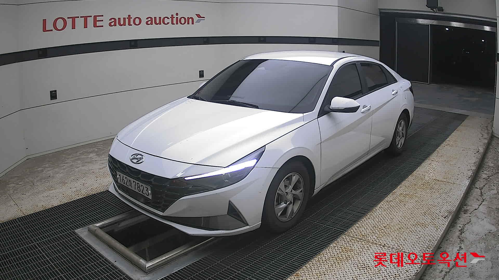 هيونداي أفانتي 2021 MODERN