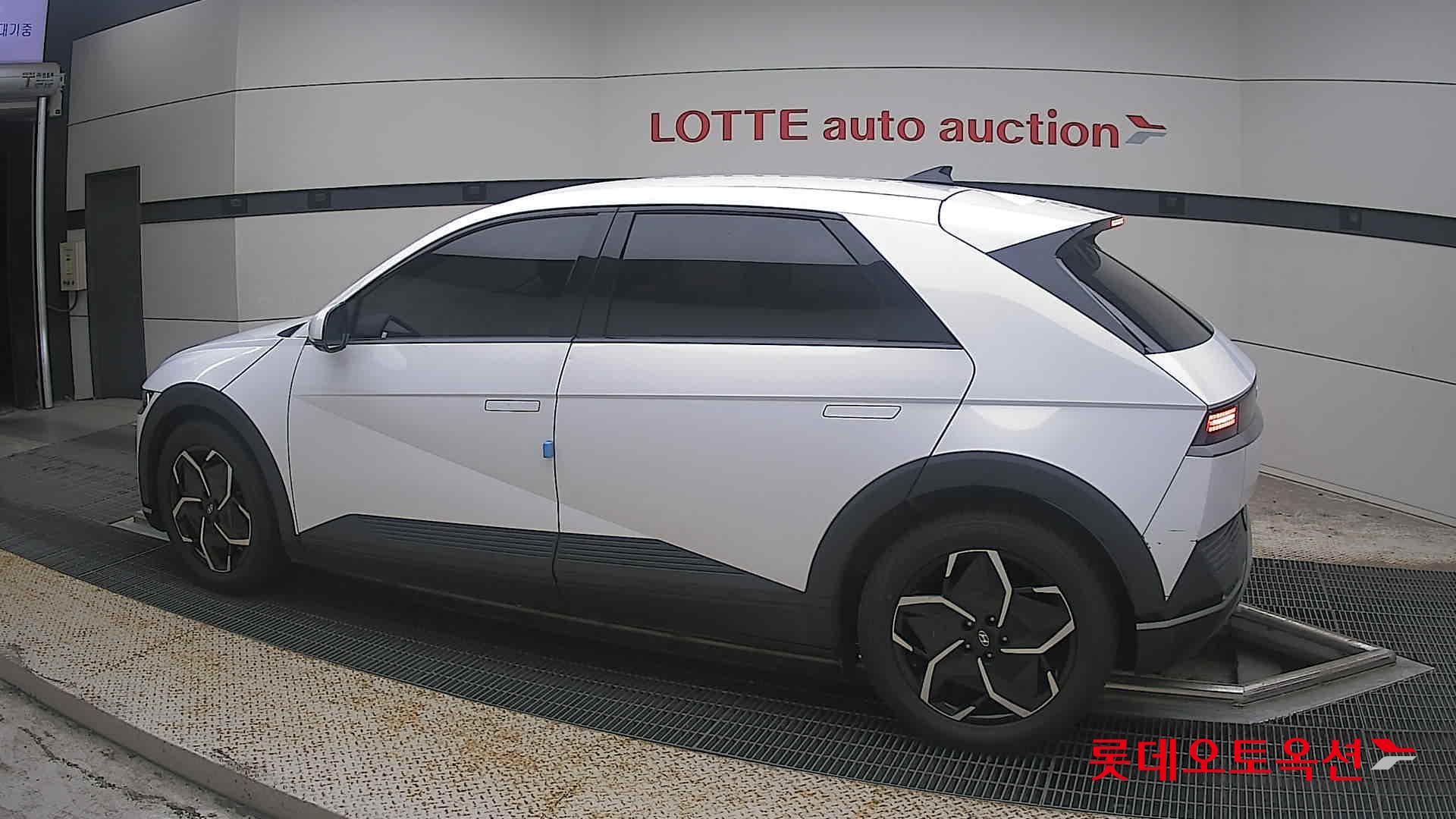 2022 - hyundai ioniq