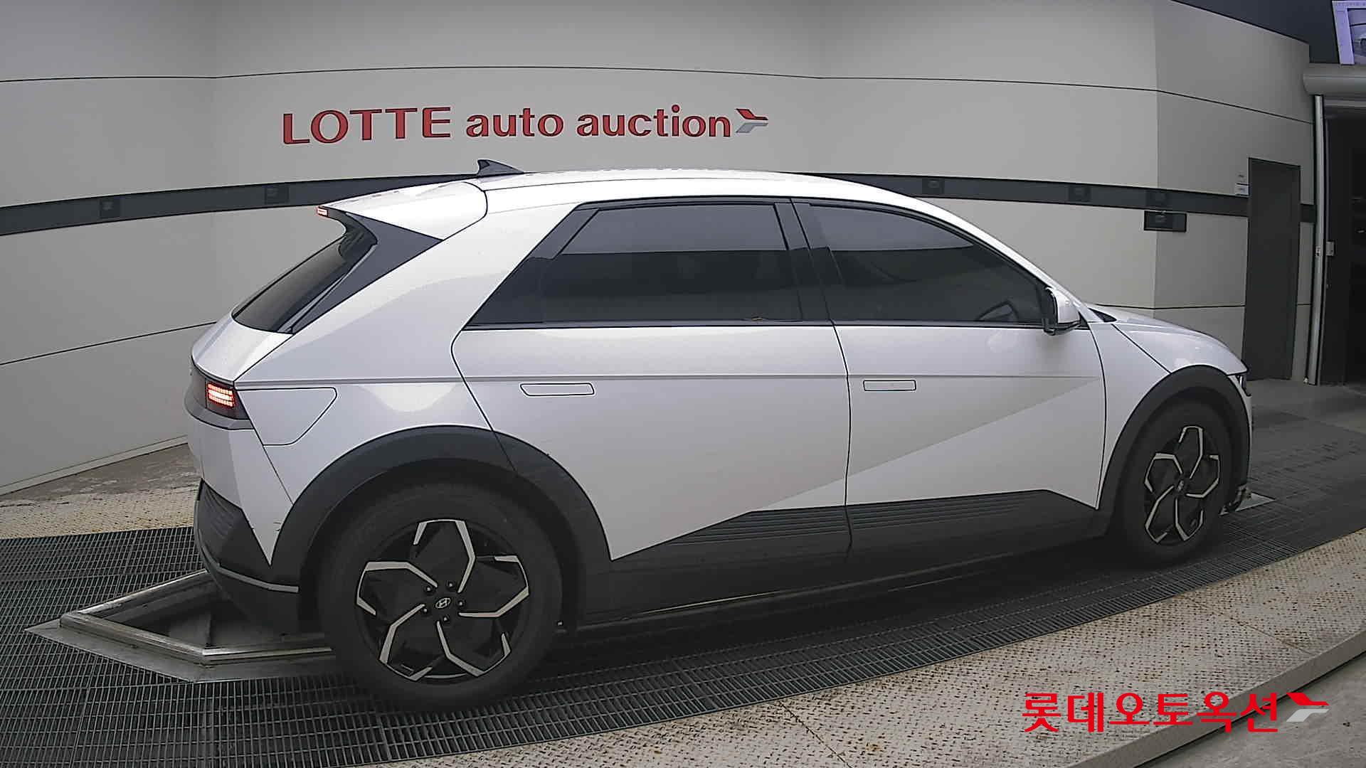 2022 - hyundai ioniq
