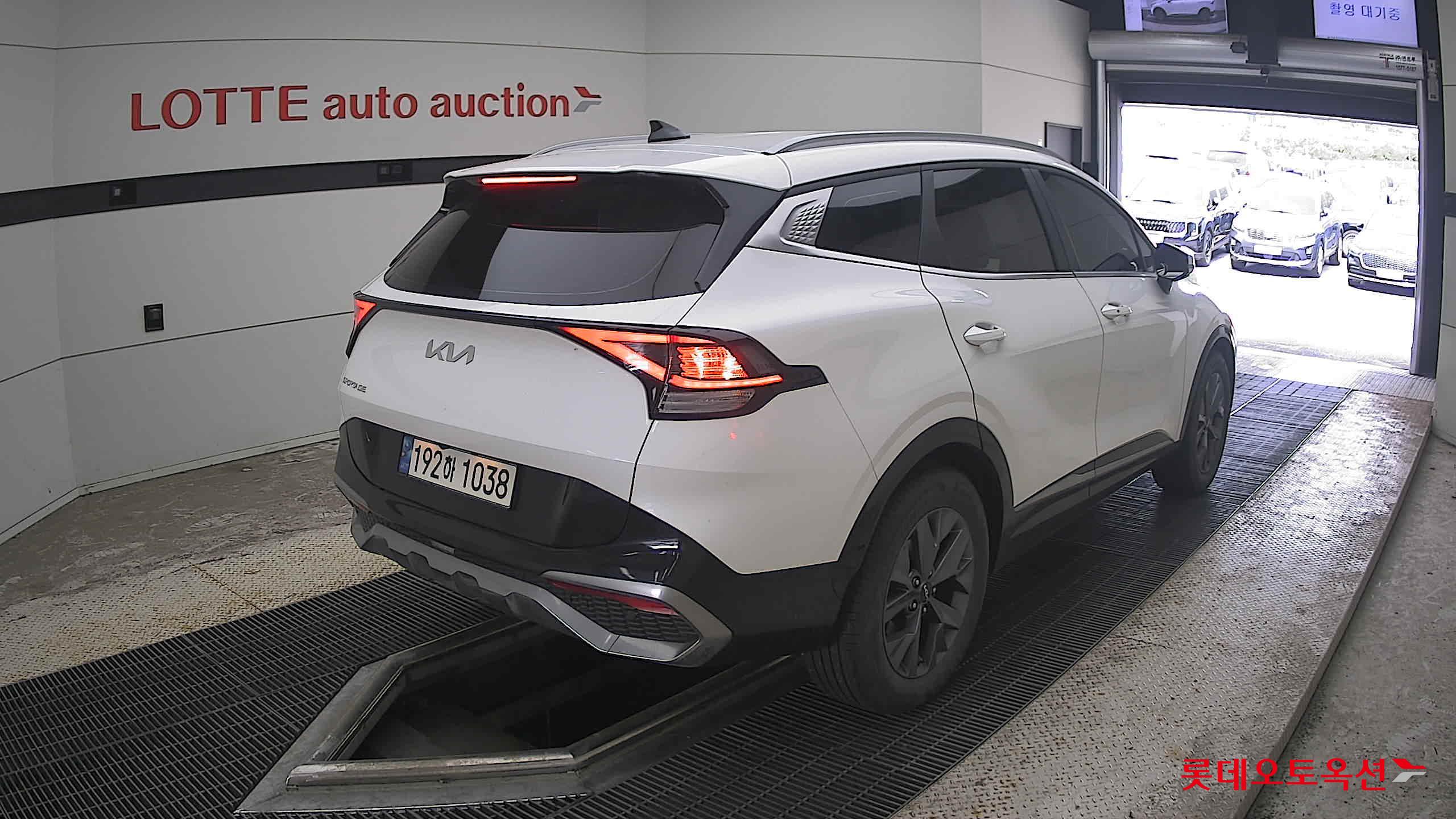 2023 - kia sportage