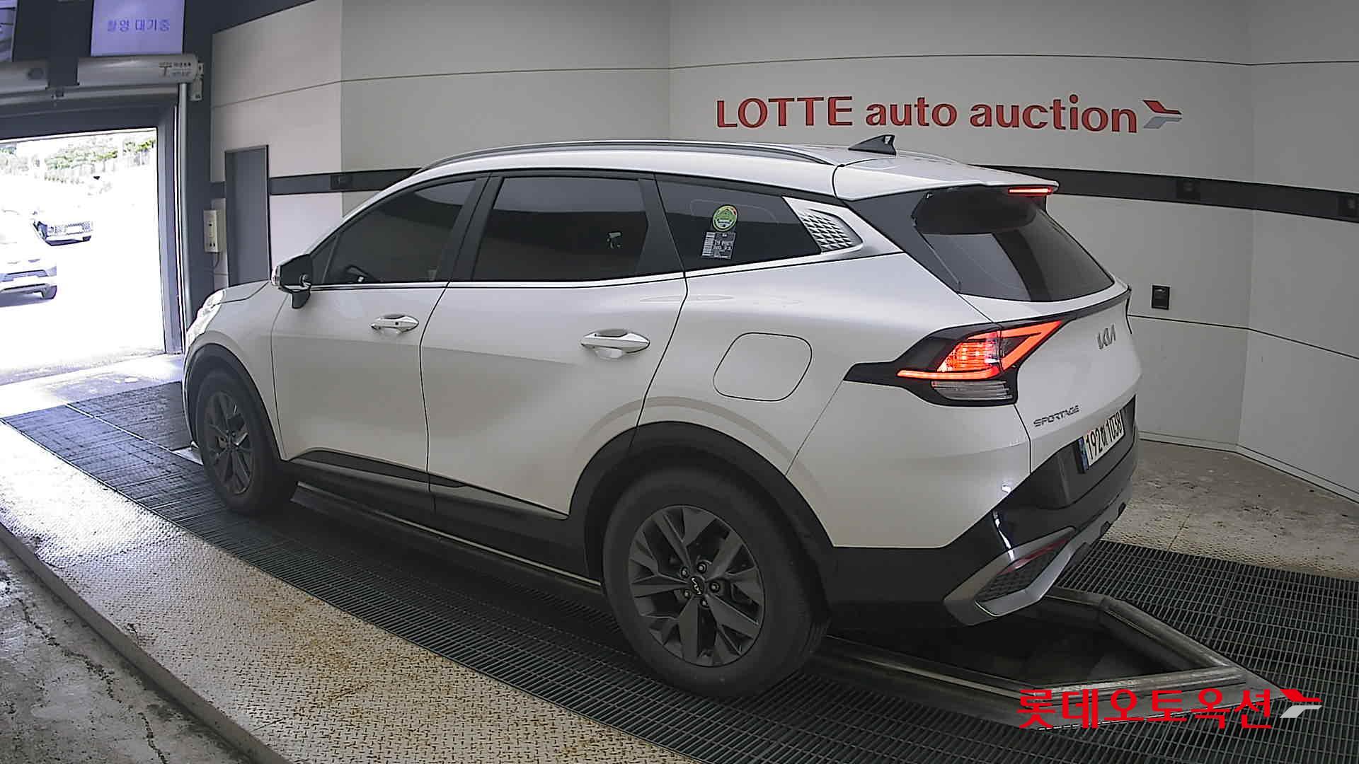 2023 - kia sportage