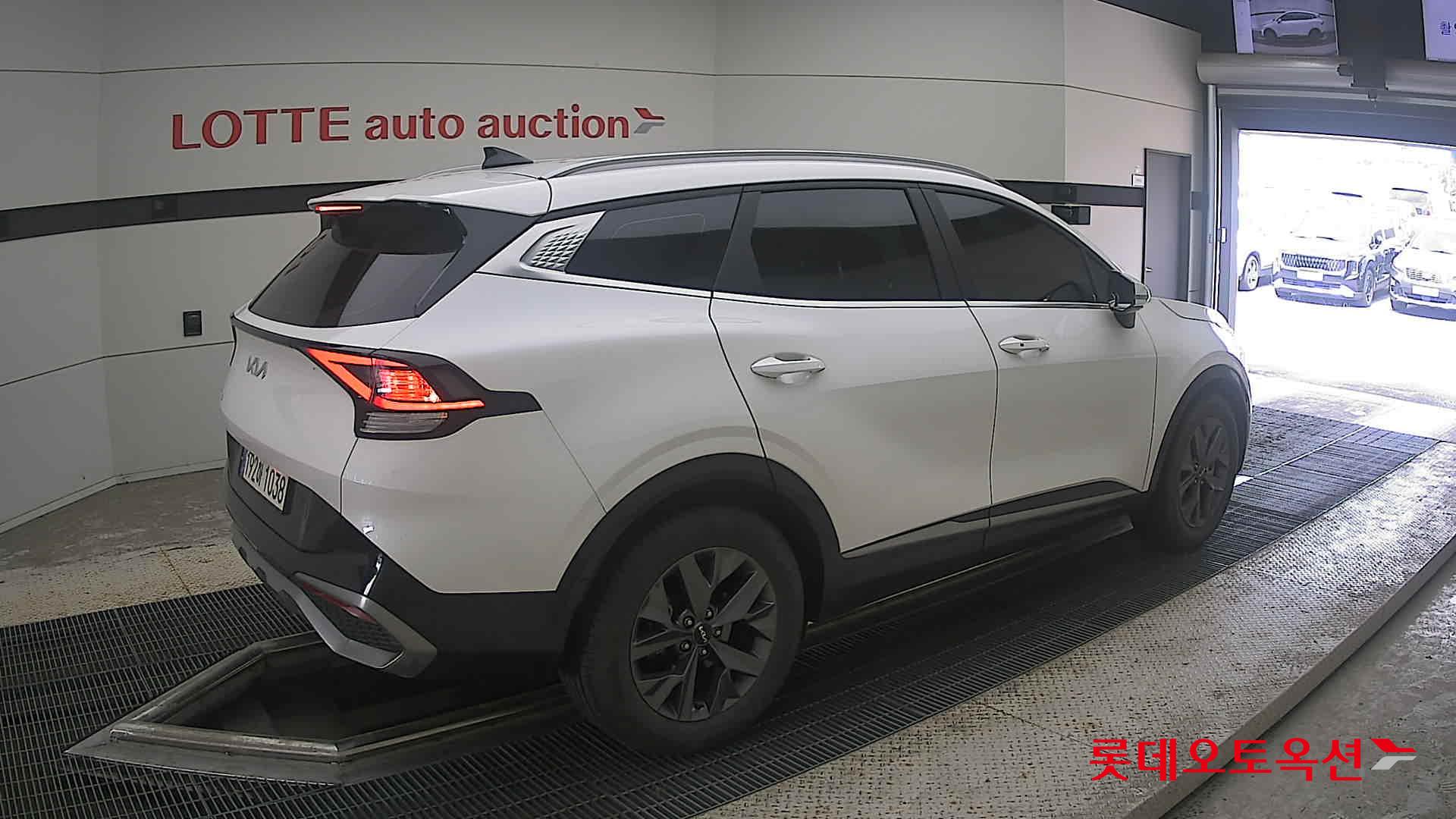 2023 - kia sportage