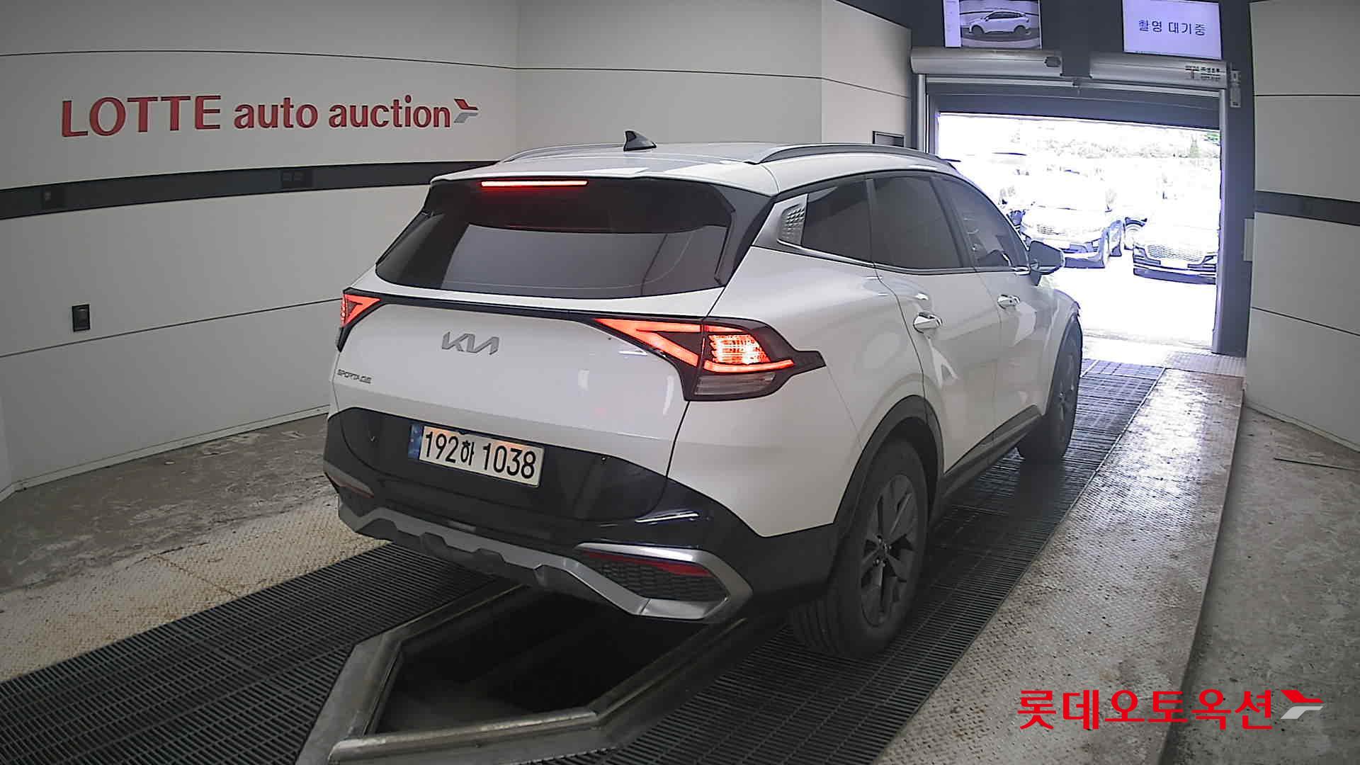 2023 - kia sportage