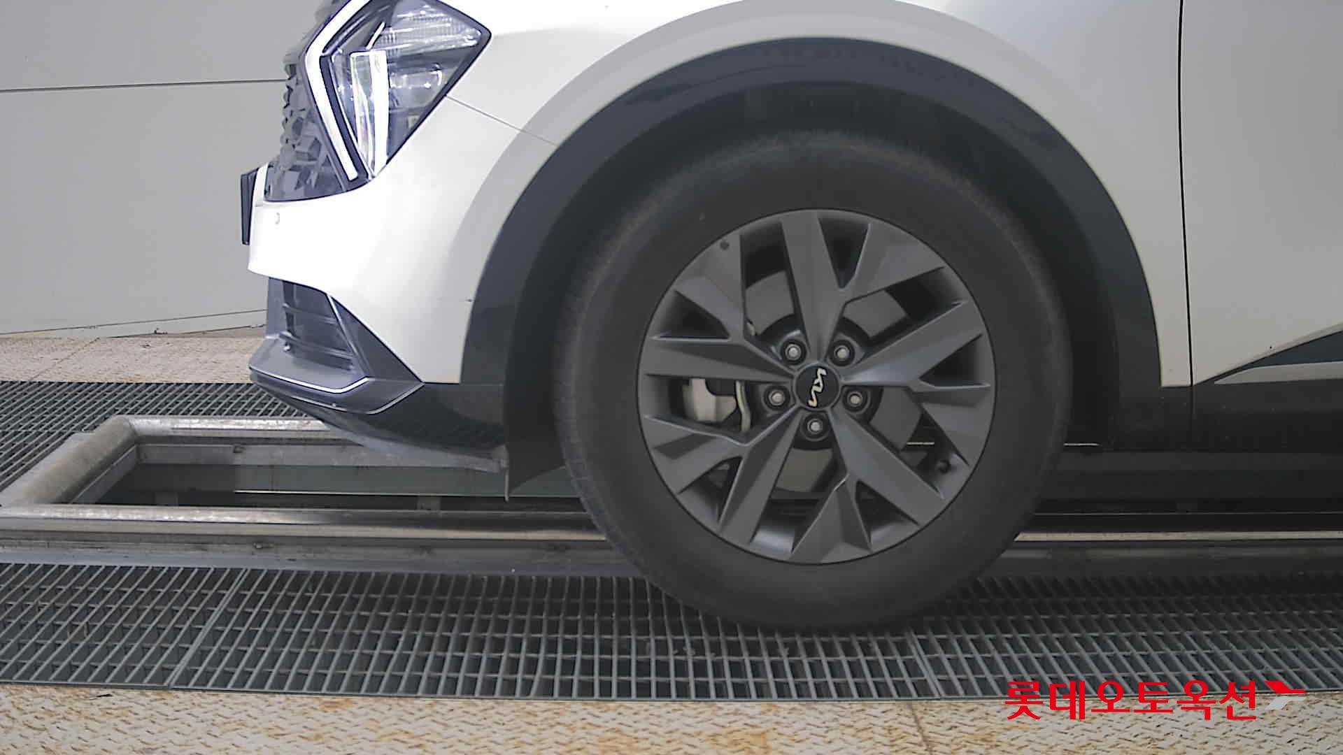 2023 - kia sportage