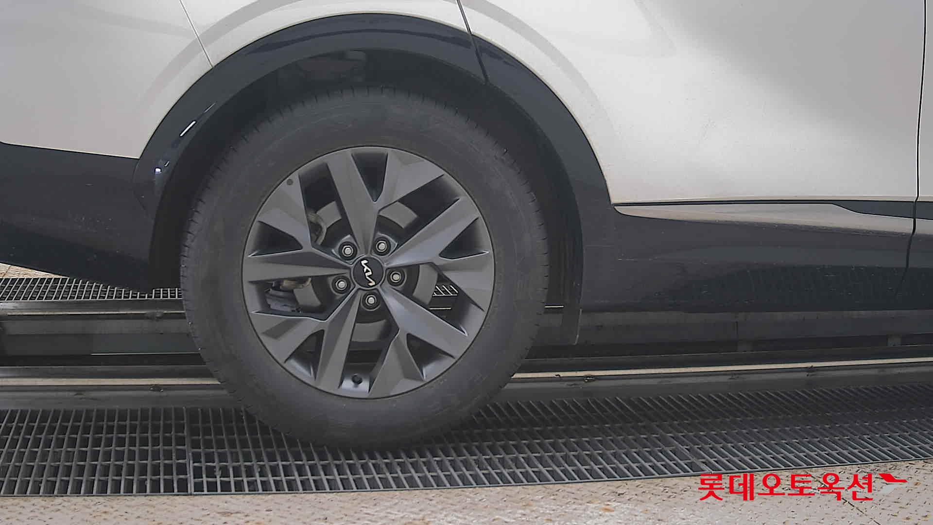 2023 - kia sportage