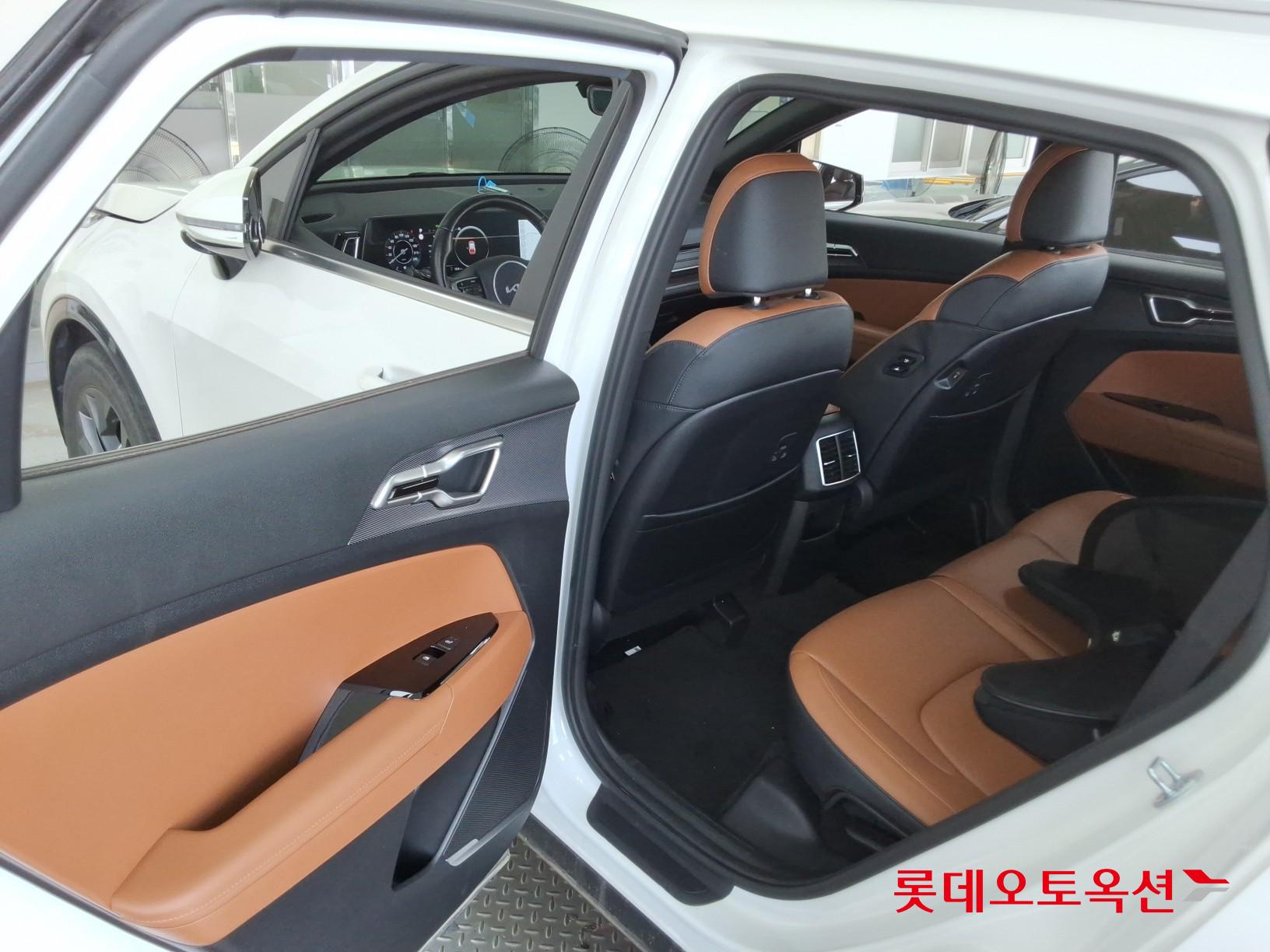 2023 - kia sportage
