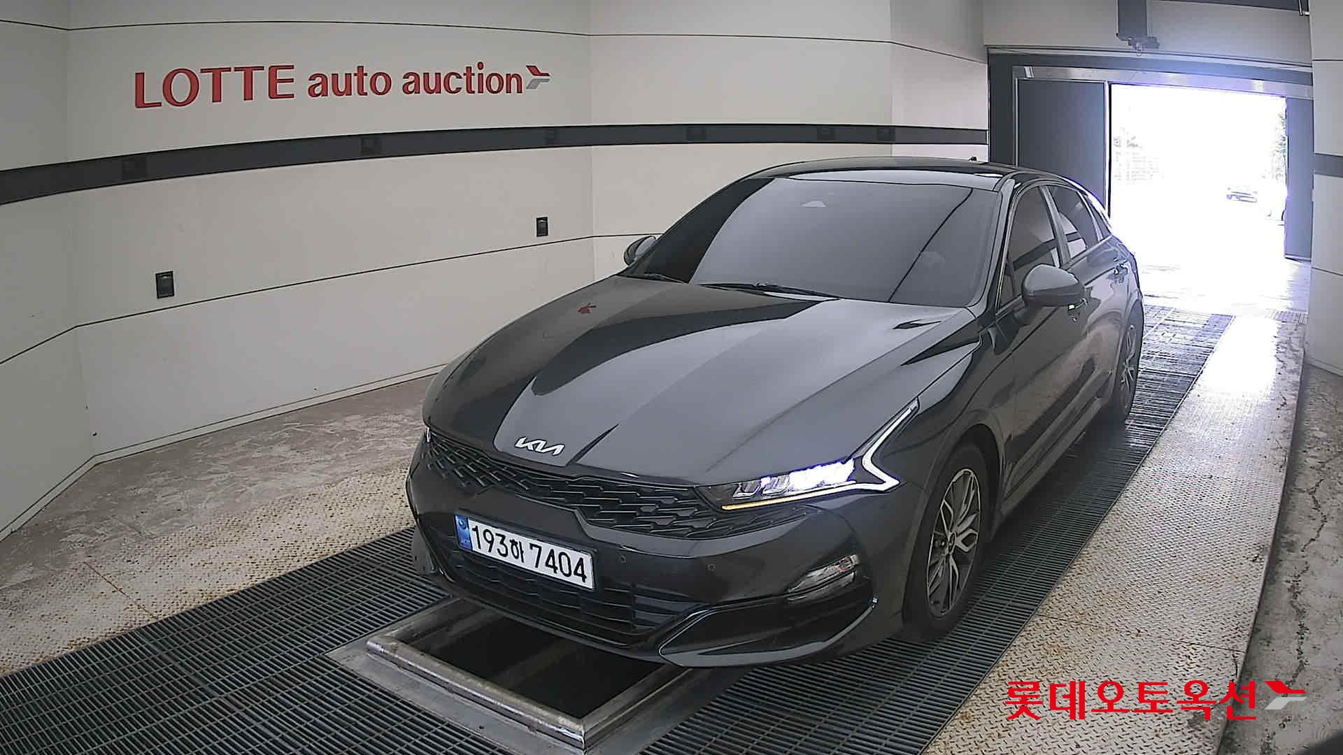 2022 - kia k5
