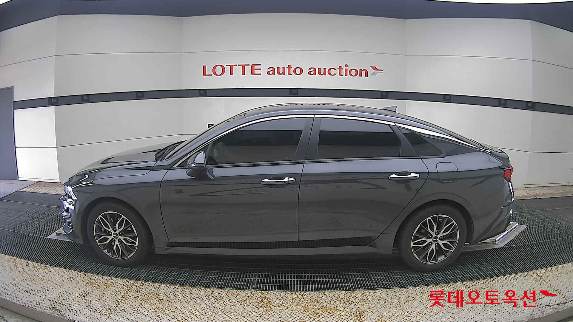 2022 - kia k5
