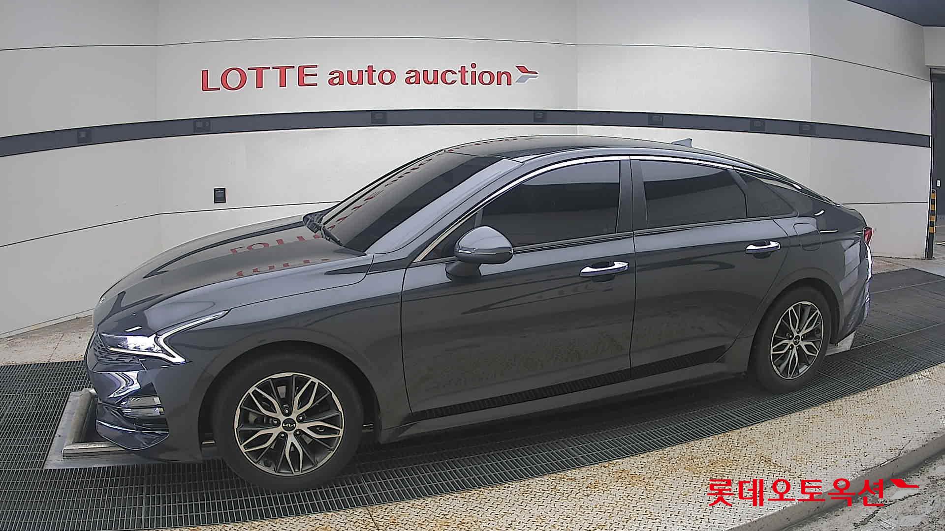 2022 - kia k5