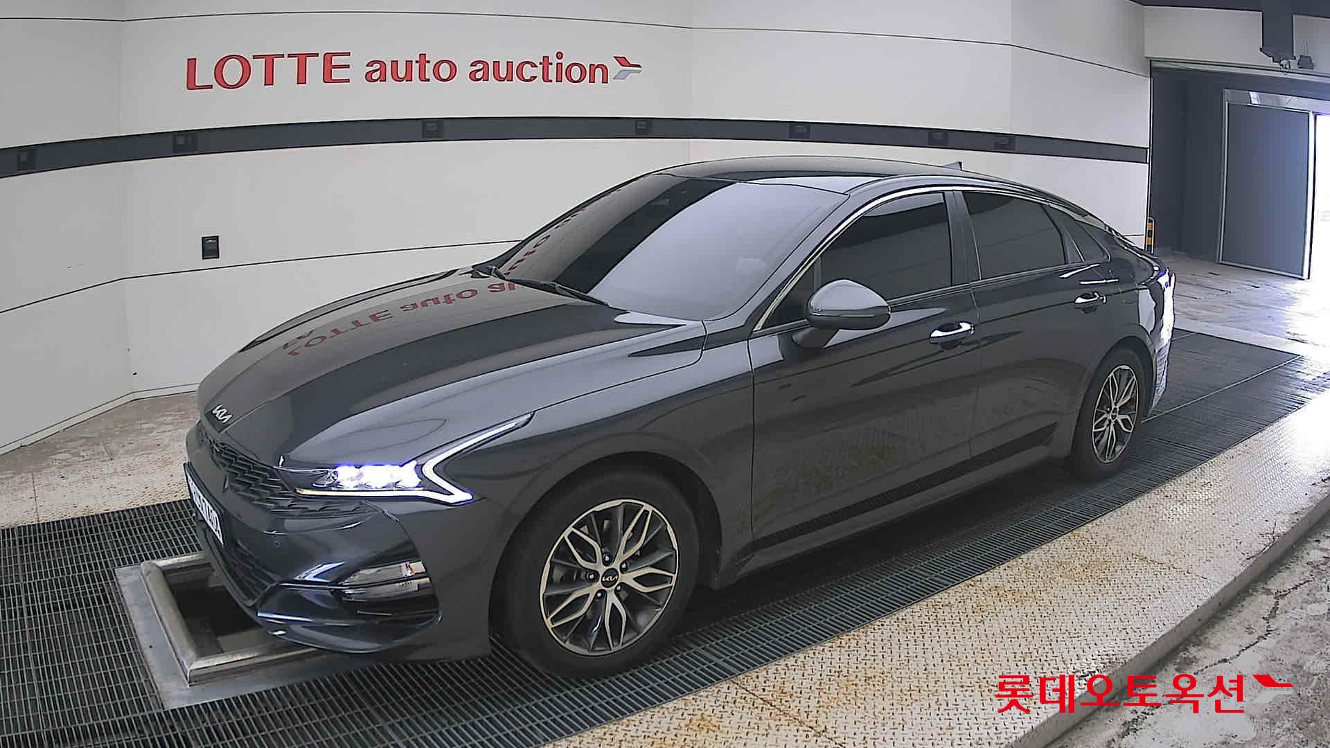 2022 - kia k5