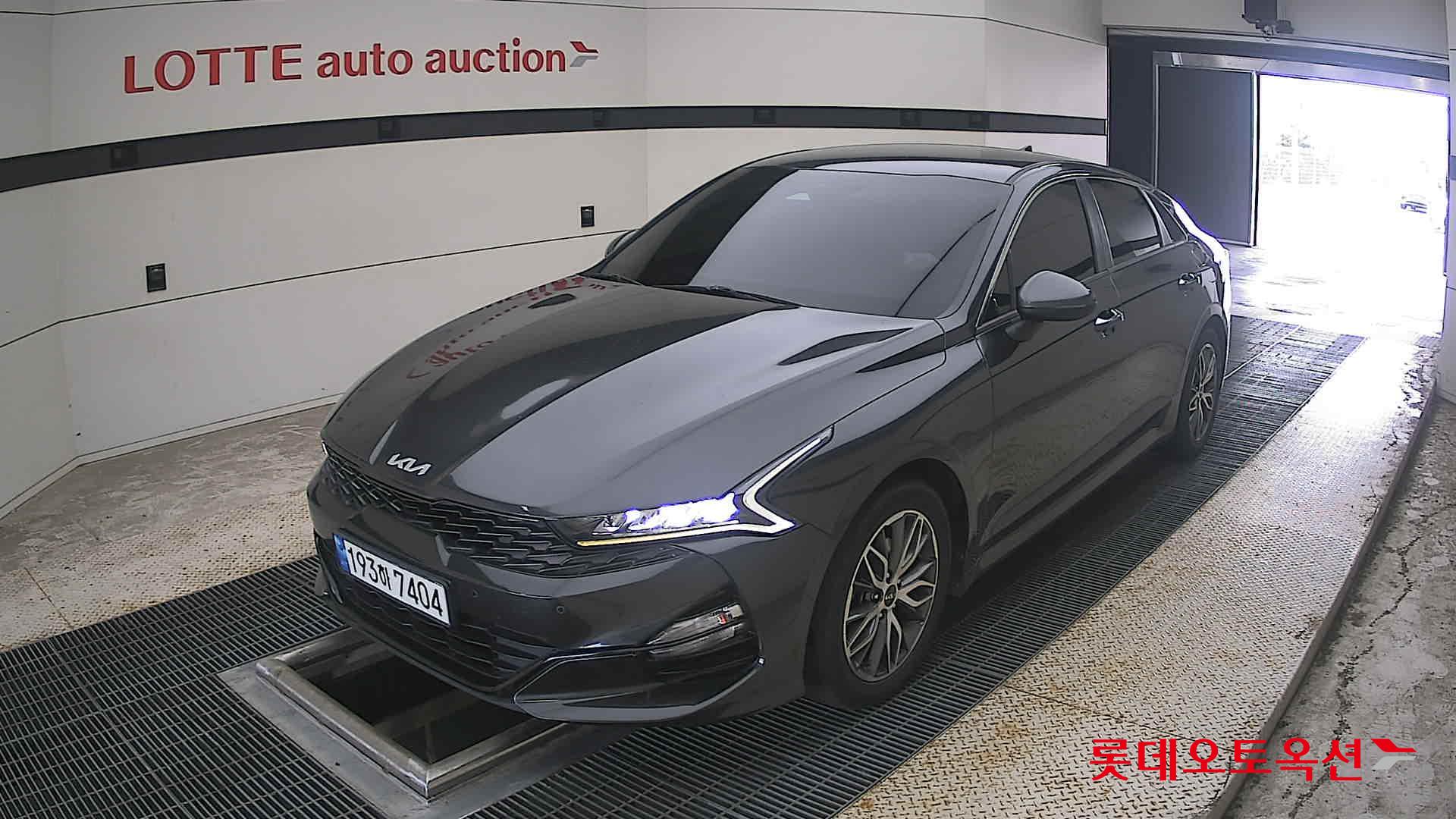 2022 - kia k5