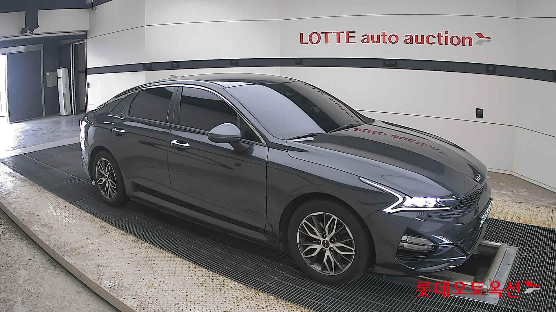 2022 - kia k5