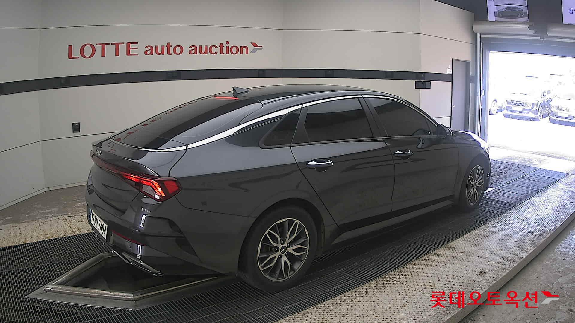 2022 - kia k5