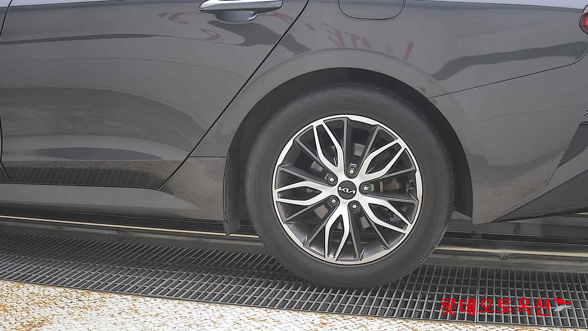 2022 - kia k5