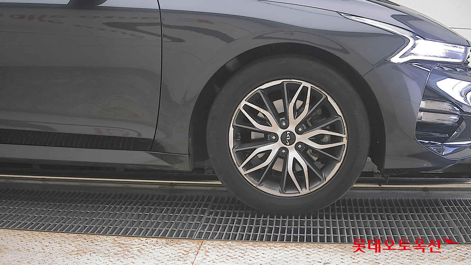2022 - kia k5