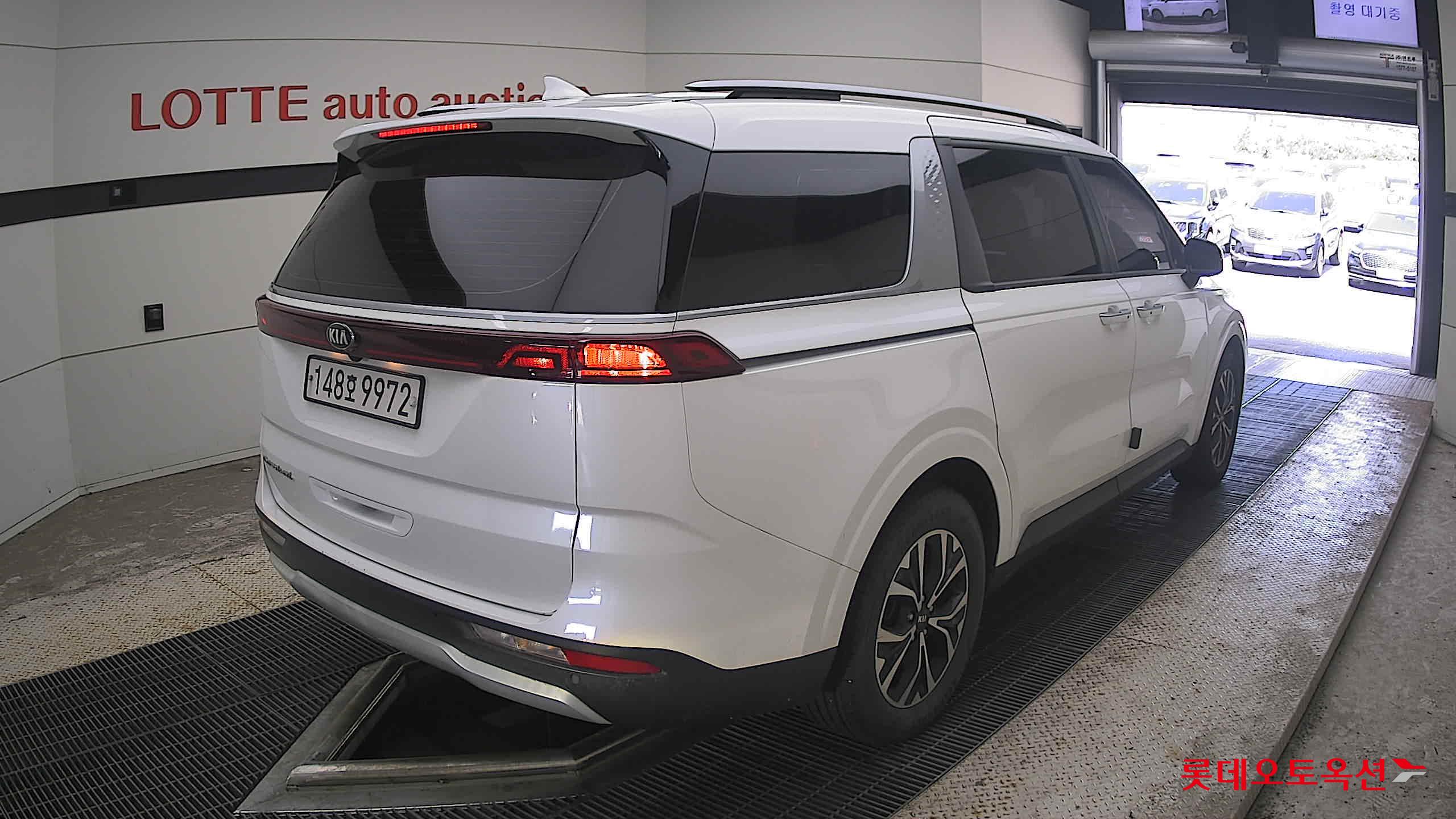 كيا كرنفال 2021 — صورة 12