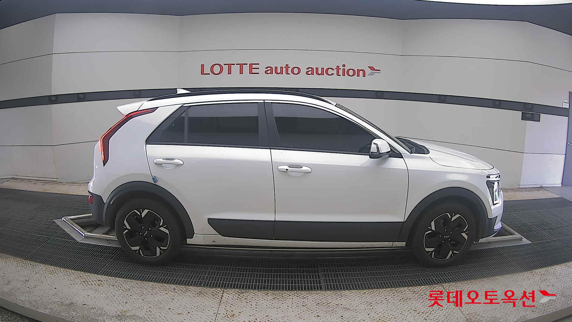 2023 - kia niro