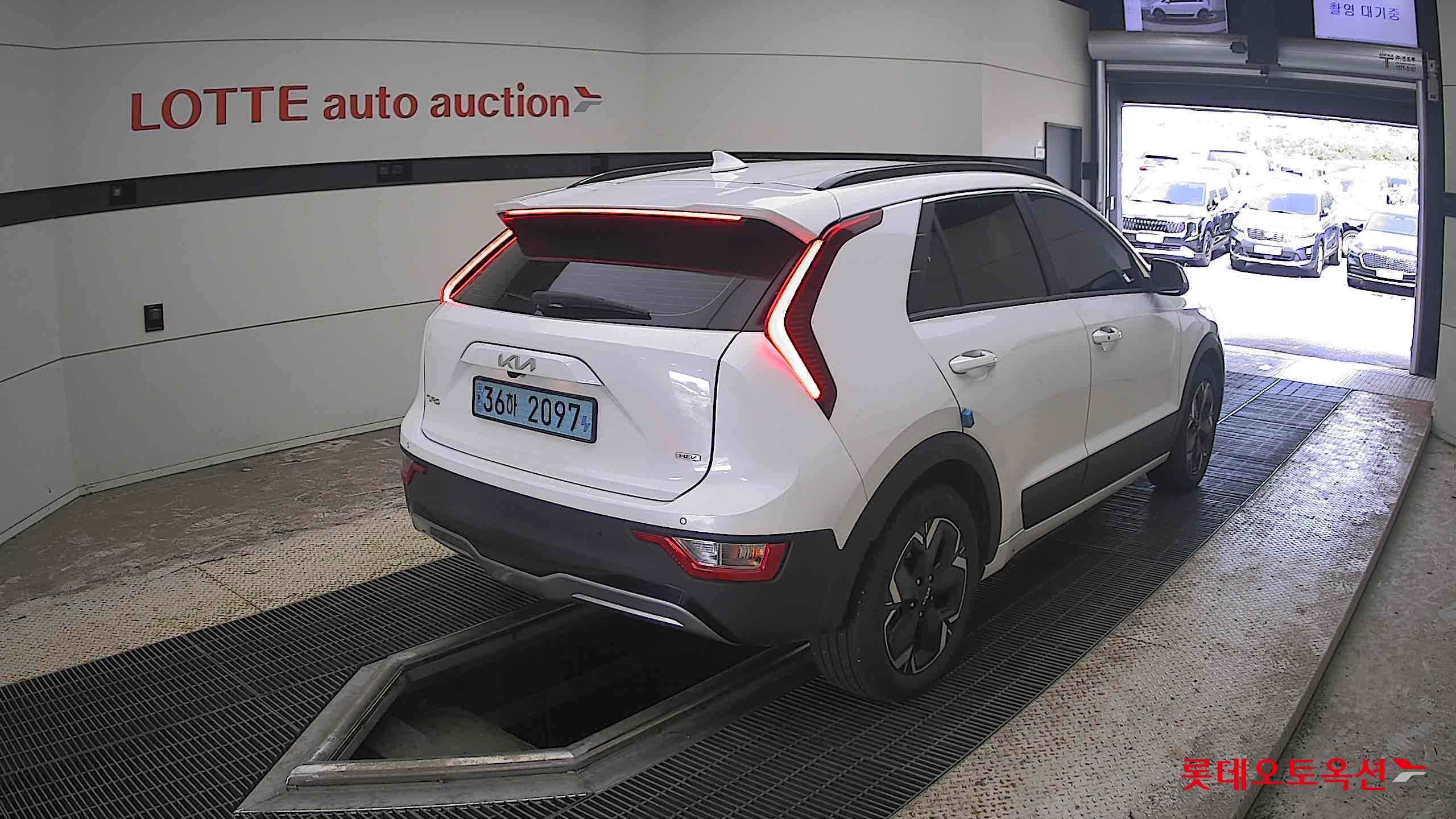 2023 - kia niro