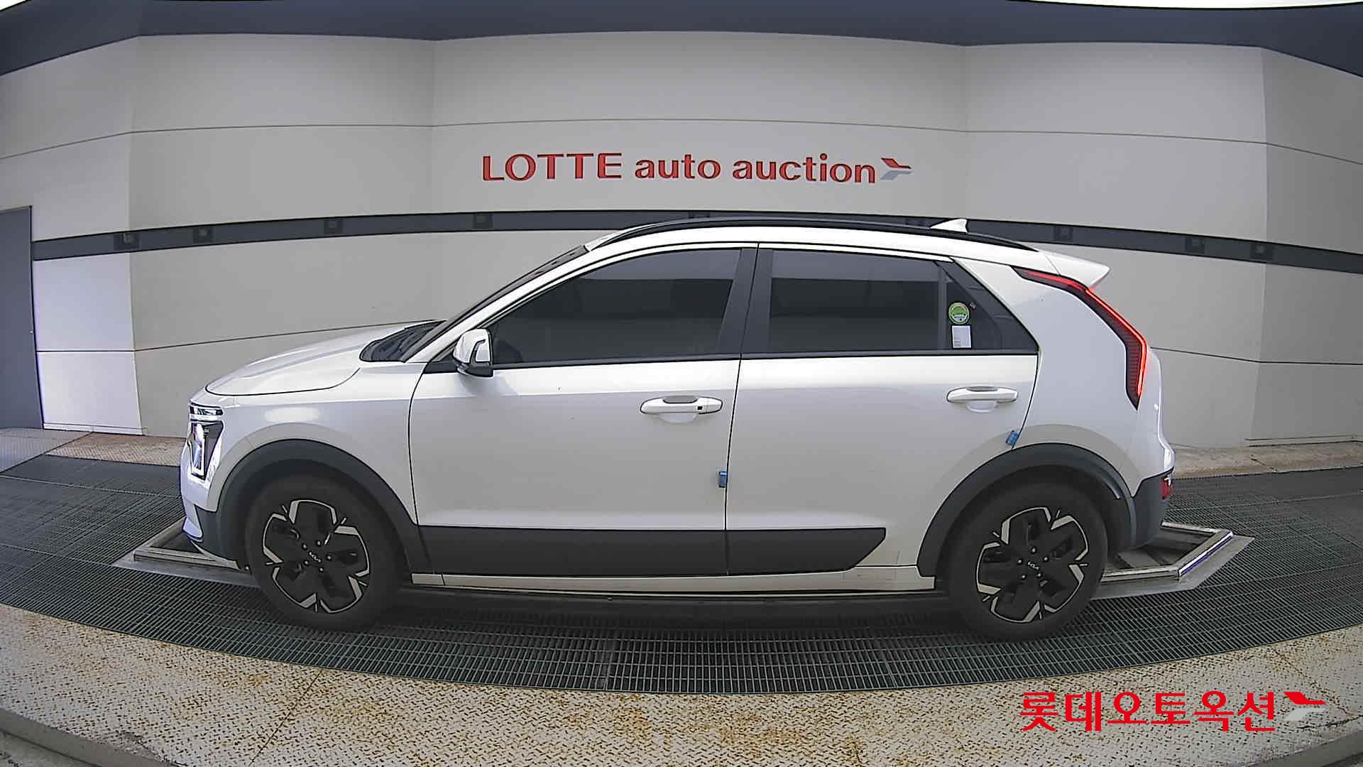 2023 - kia niro