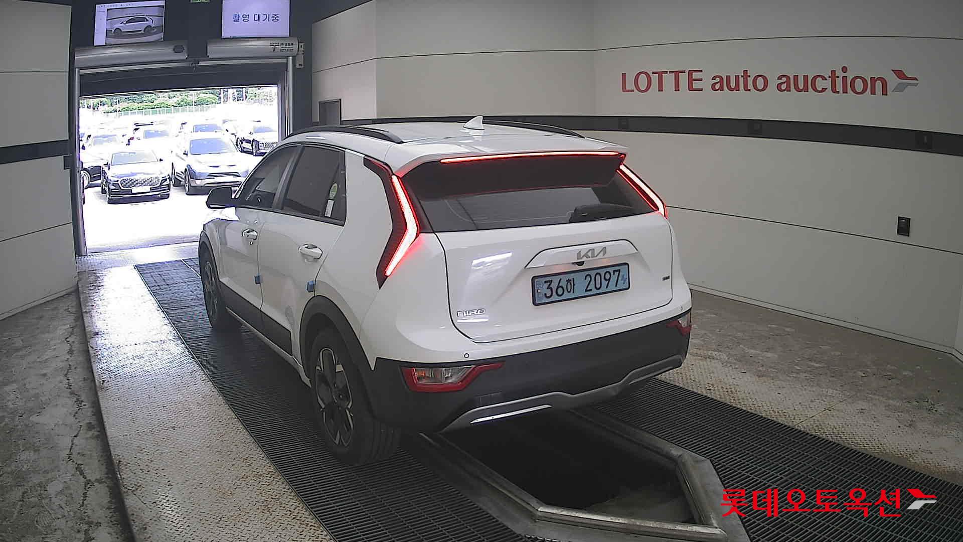 2023 - kia niro