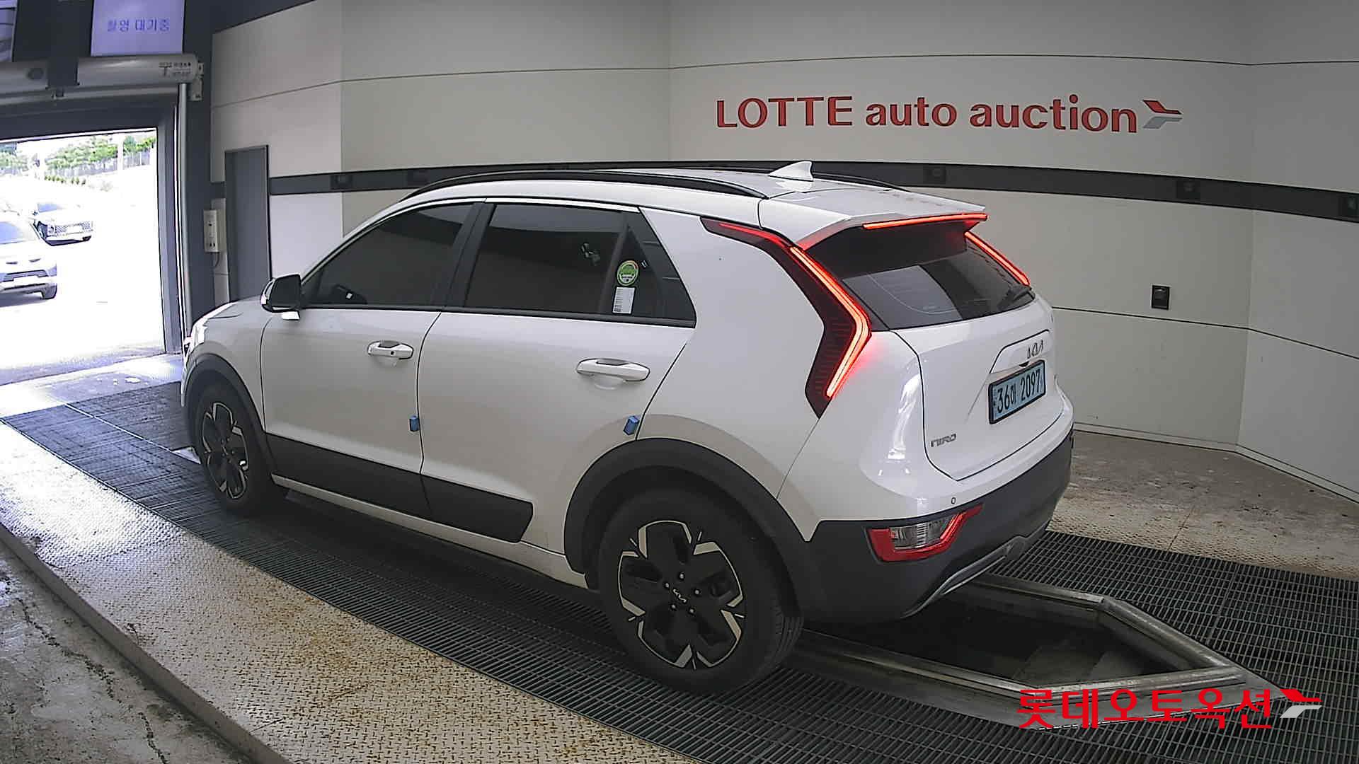 2023 - kia niro