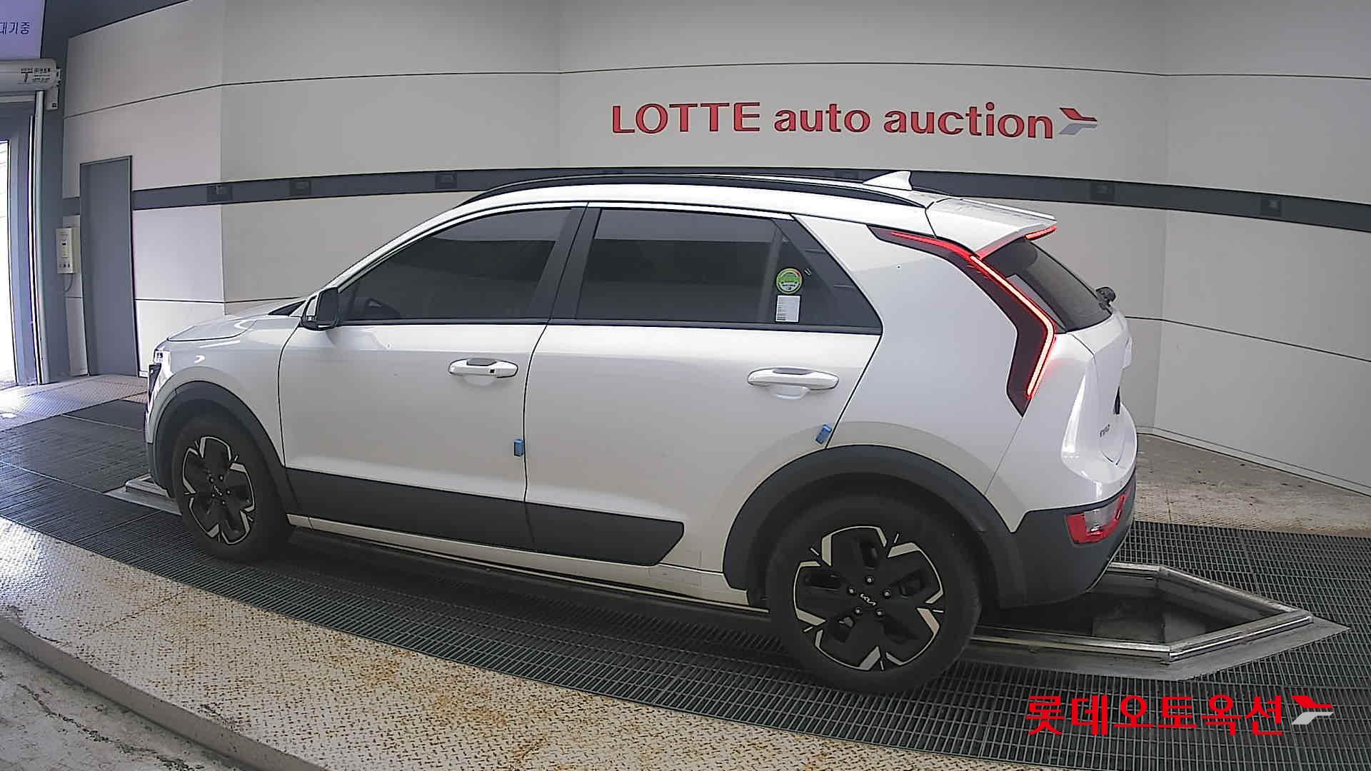 2023 - kia niro