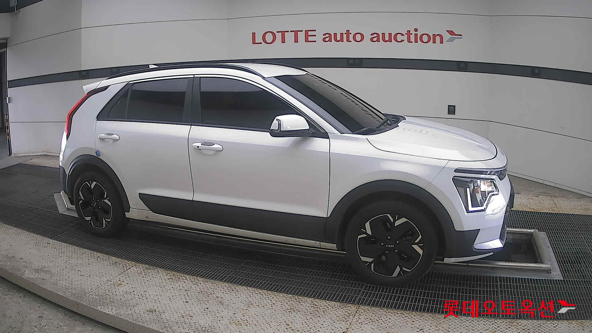 2023 - kia niro