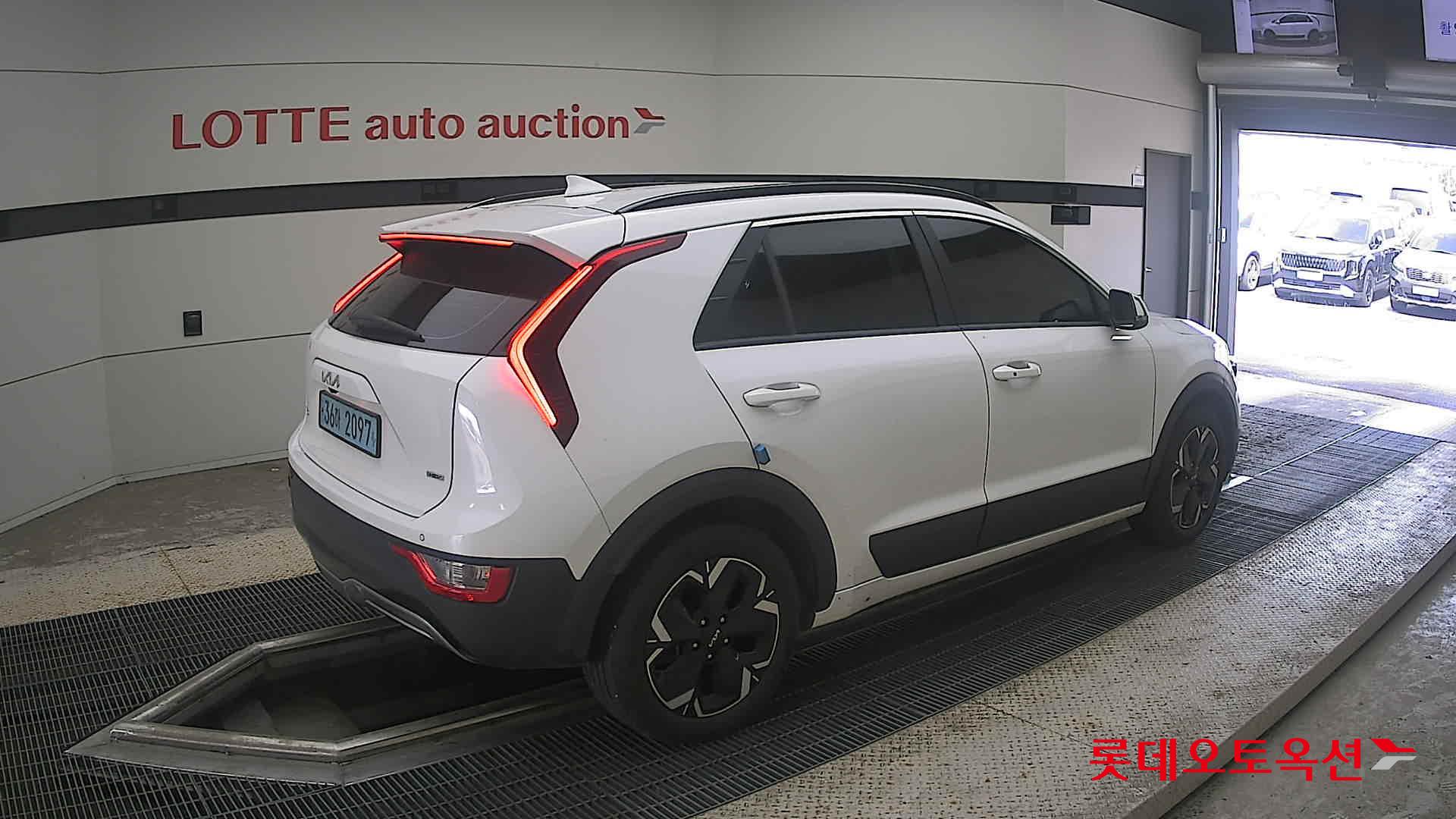 2023 - kia niro