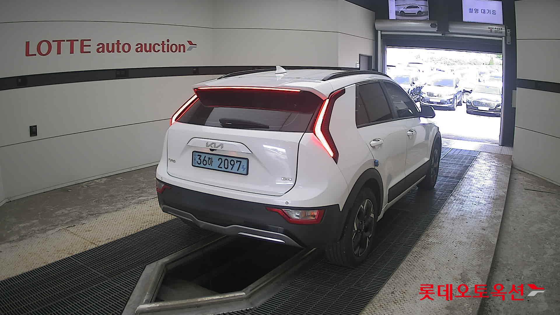 2023 - kia niro