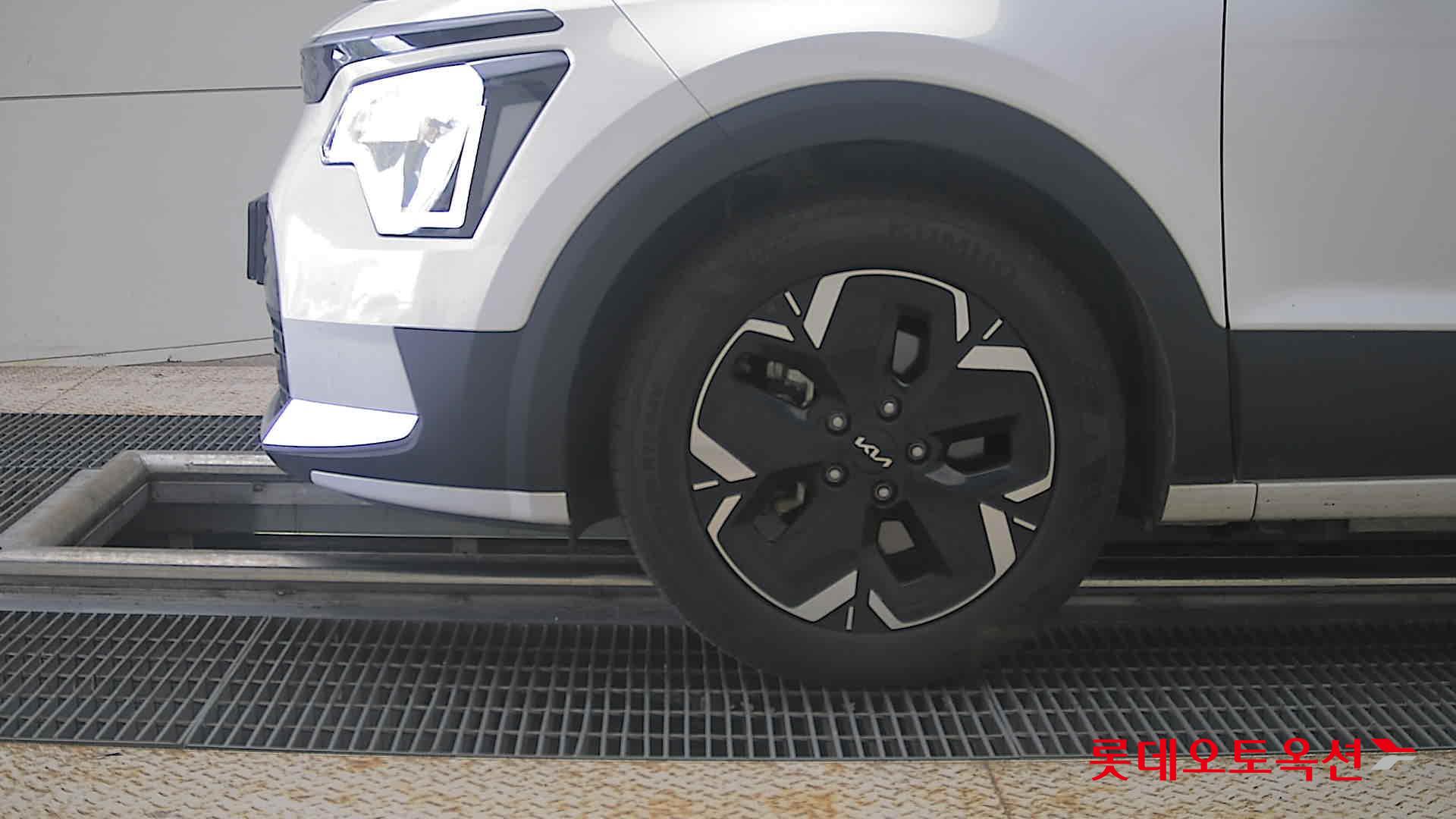2023 - kia niro