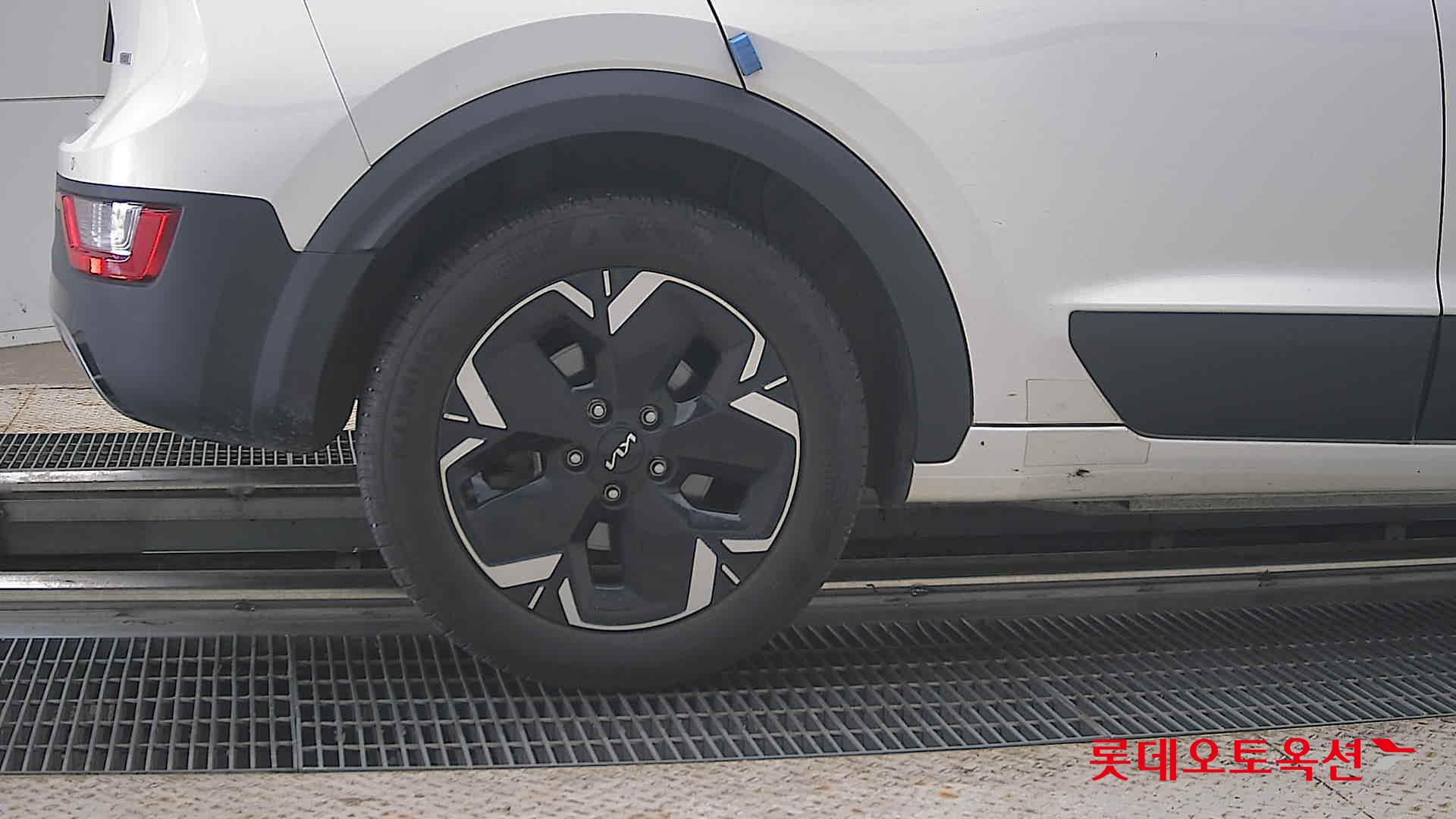 2023 - kia niro