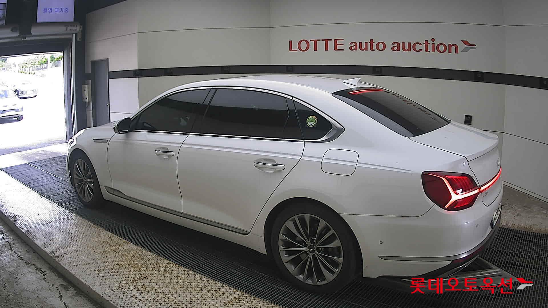 2022 - kia k9
