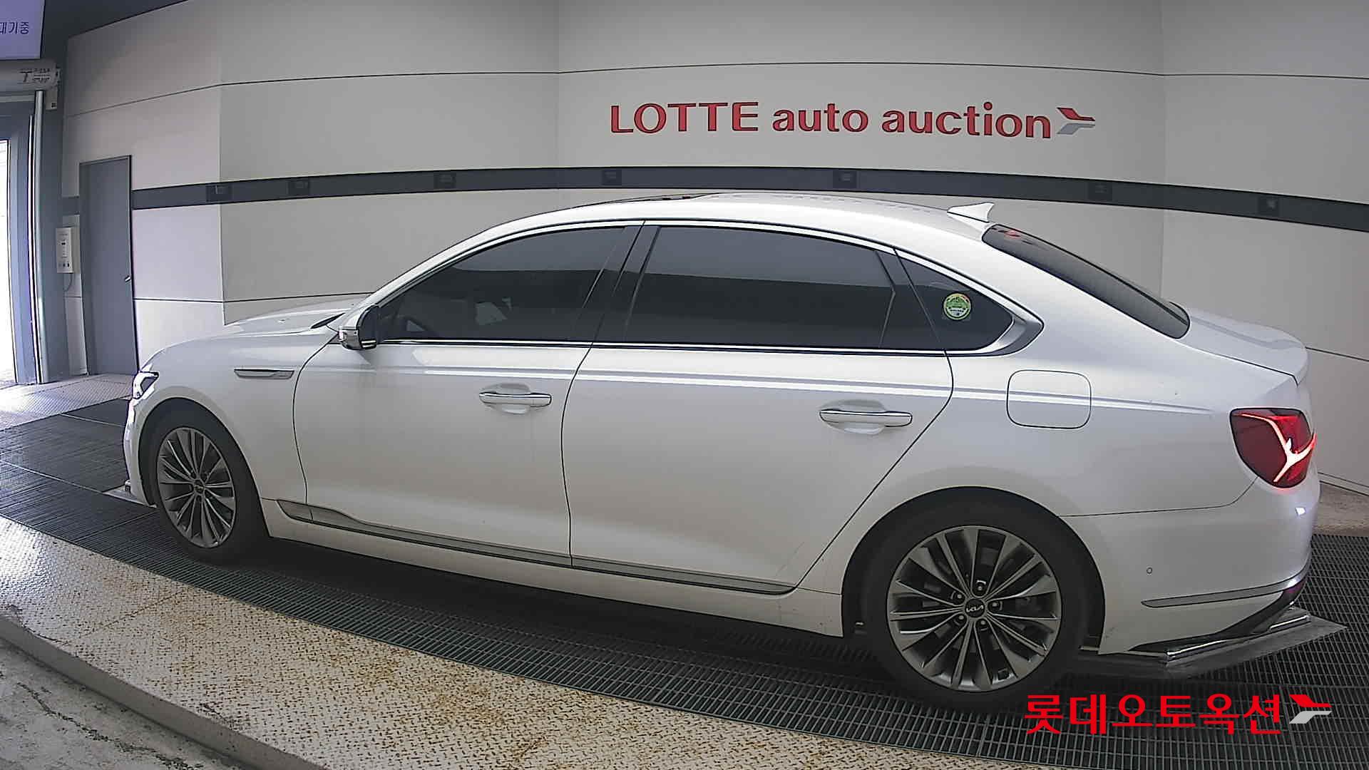 2022 - kia k9