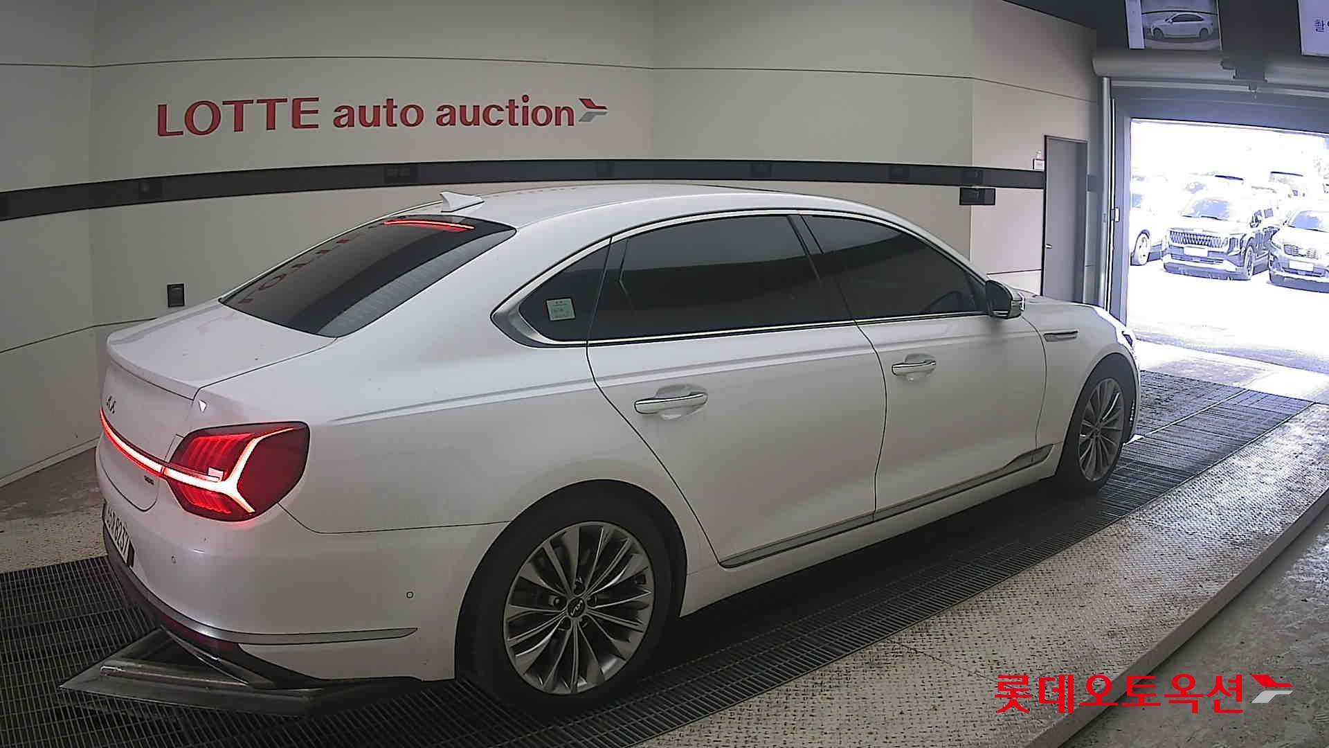 2022 - kia k9